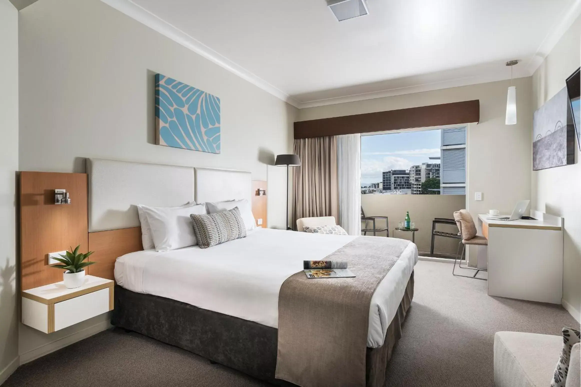 Photo of the whole room, Bed in Grand Hotel and Apartments Townsville