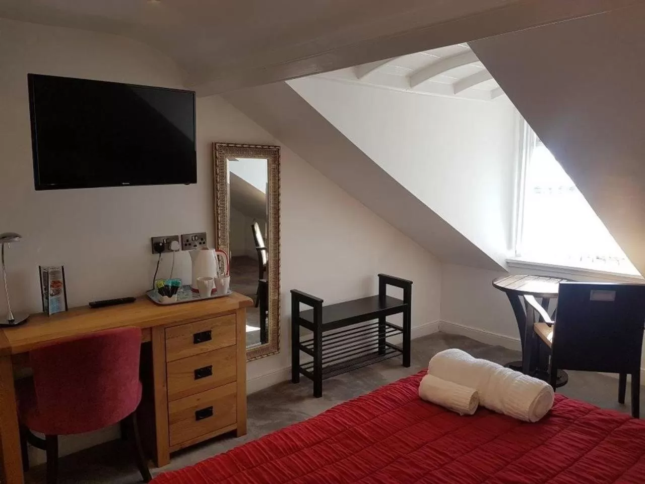 Bedroom, Bed in No 47 Marine Terrace