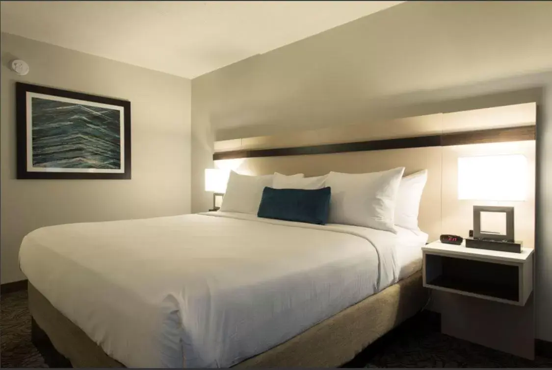 Bed in Holiday Inn - Bloomington - Normal by IHG Bed in Holiday Inn - Bloomington - Normal by IHG