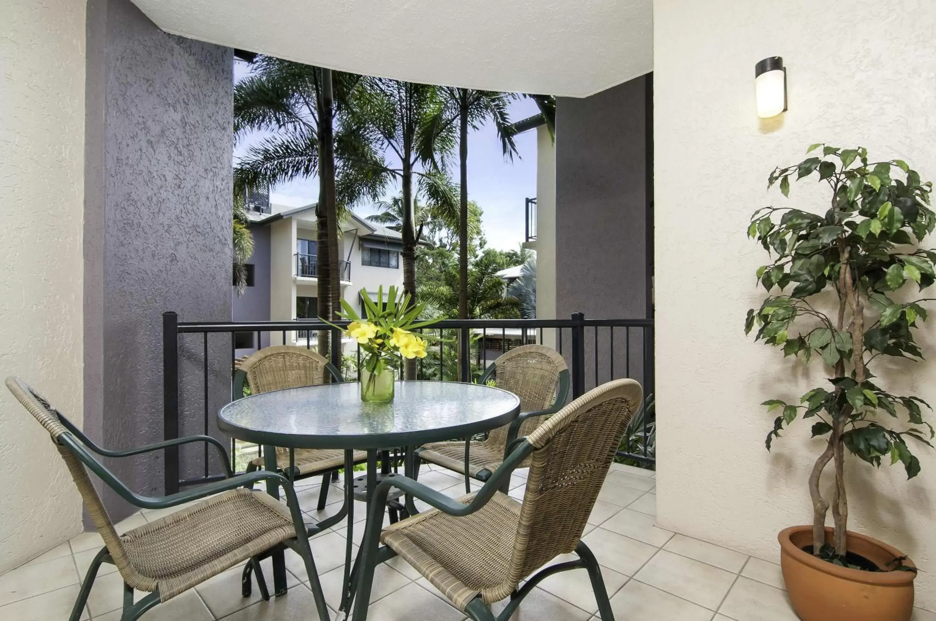 Dining area in Bay Villas Resort