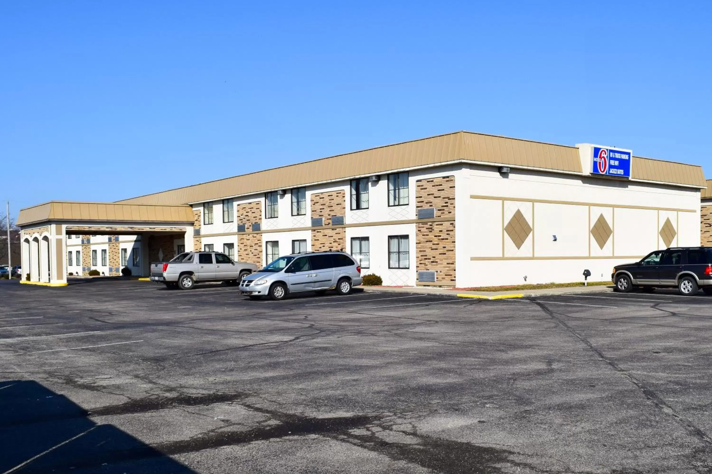 Facade/entrance, Property Building in Motel 6-Springfield, OH