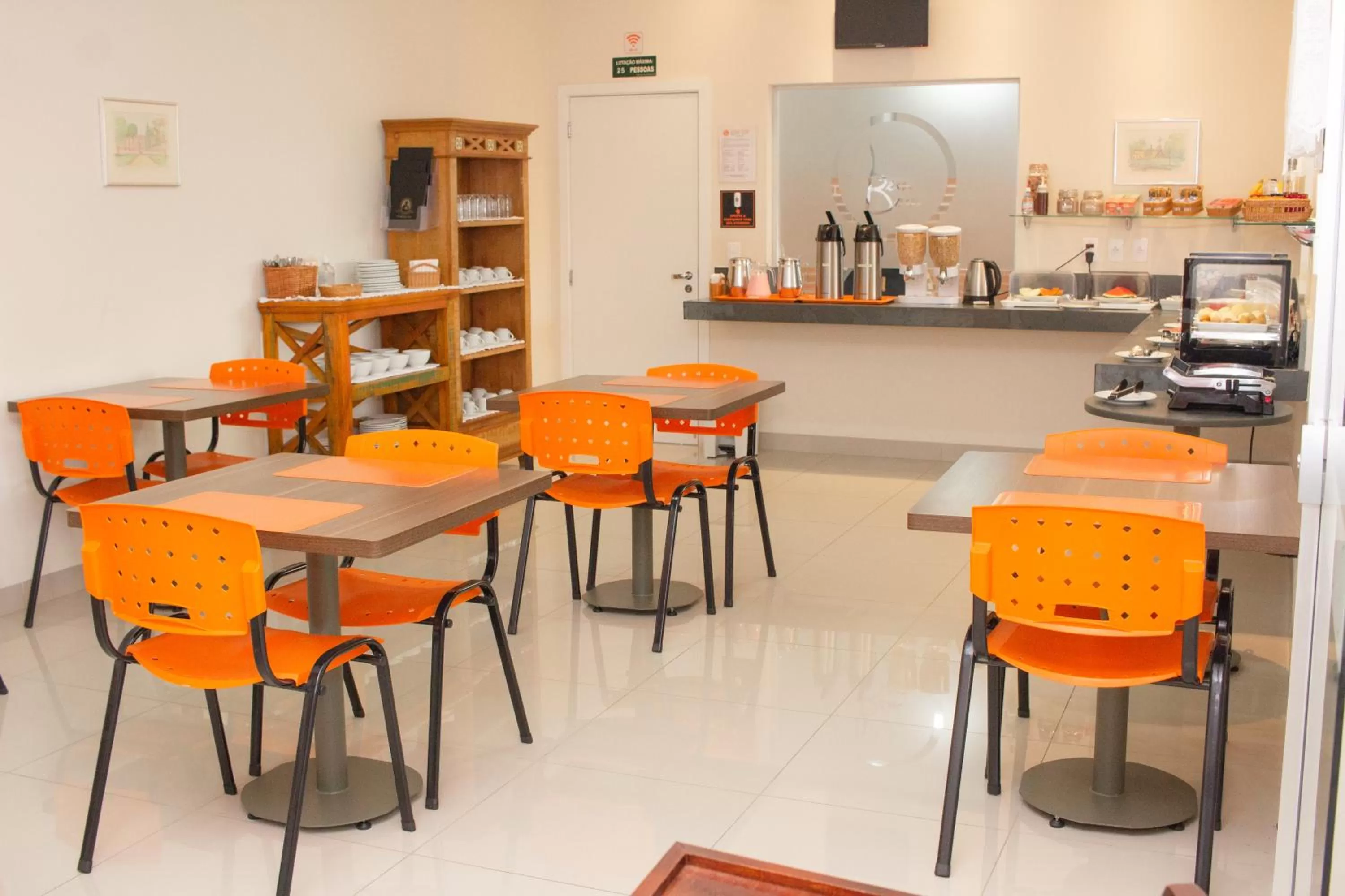 Restaurant/places to eat in Hotel e Pousada Bem Bom - Itu