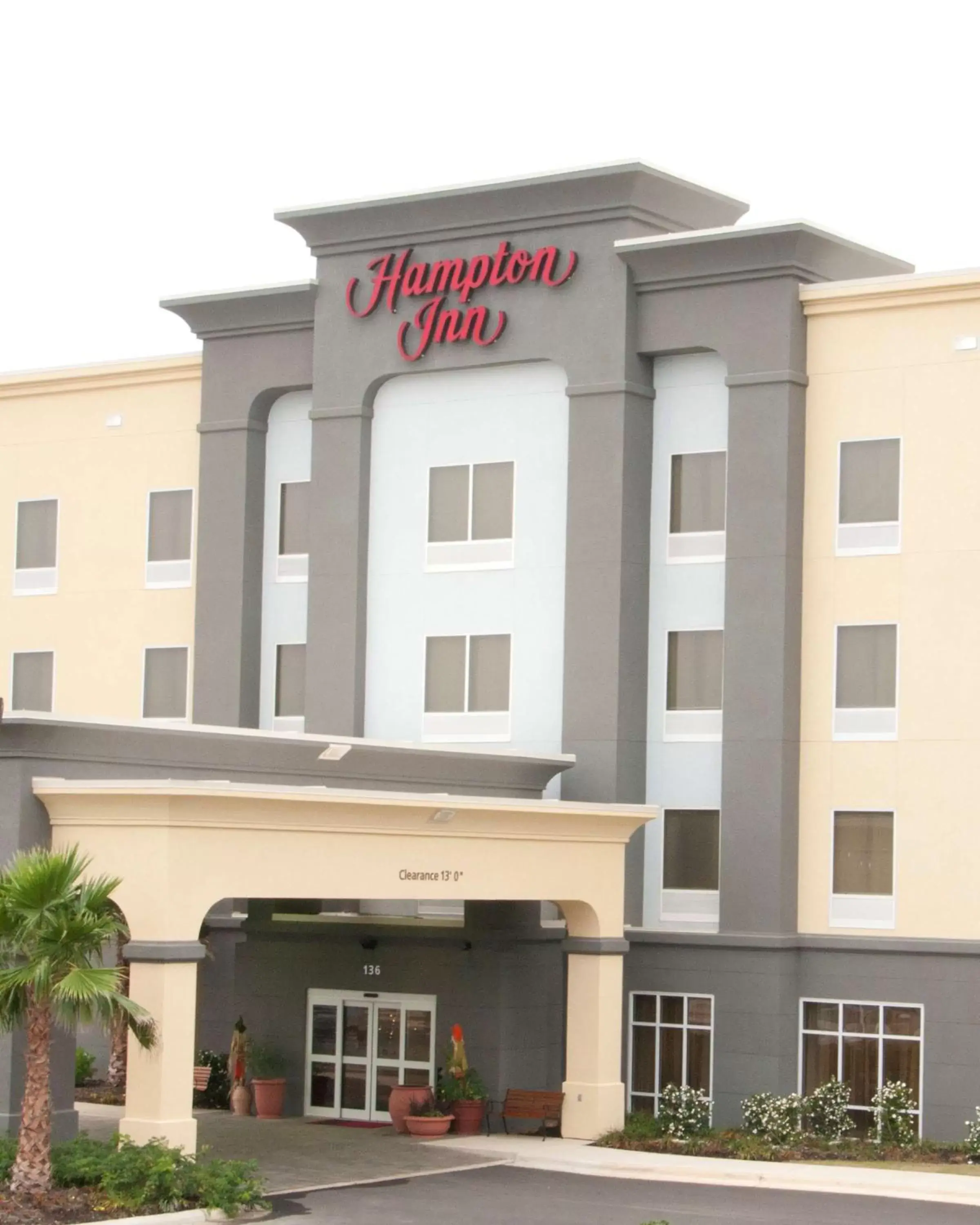 Property Building in Hampton Inn Leesville