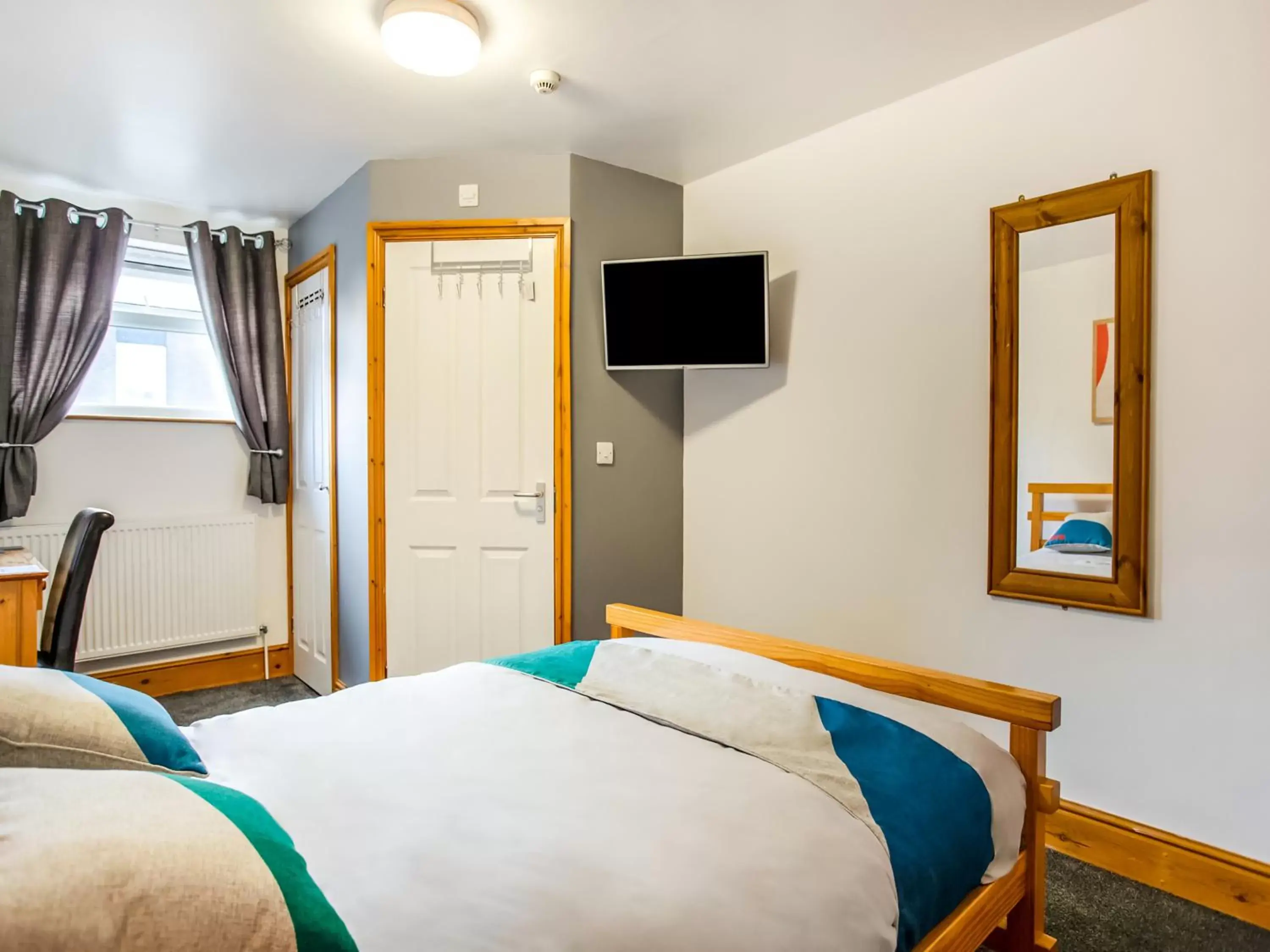 Bedroom, Bed in OYO Hotel Clamart