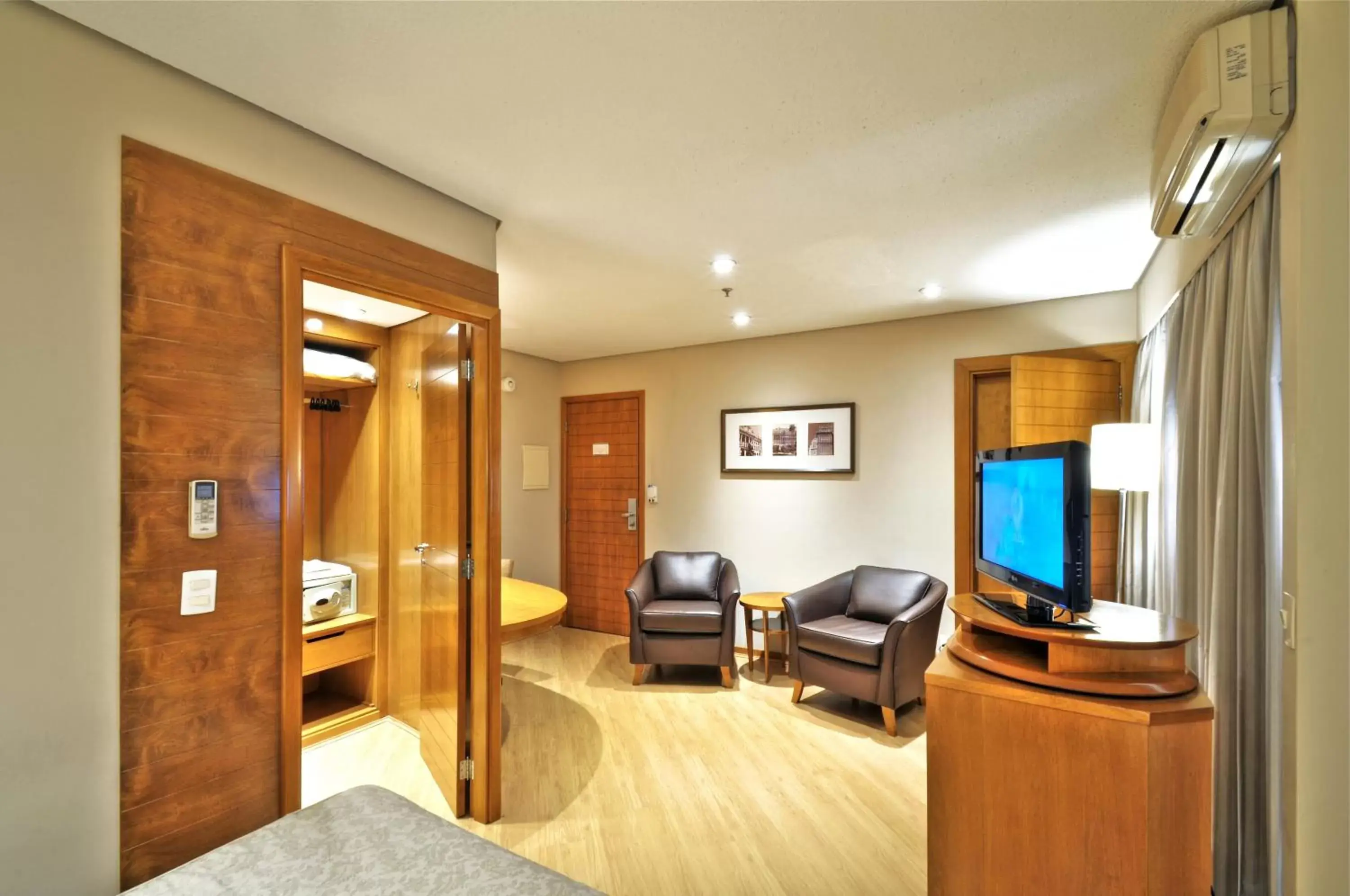 Deluxe Double Room in Transamerica Executive Paulista