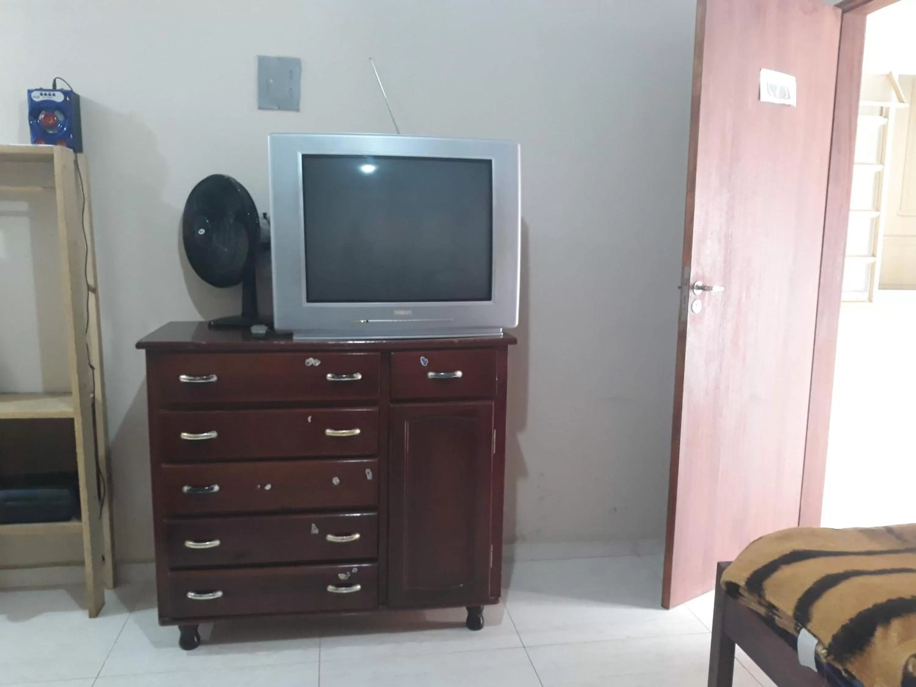 TV and multimedia, TV/Entertainment Center in Pousada do Ribeirão