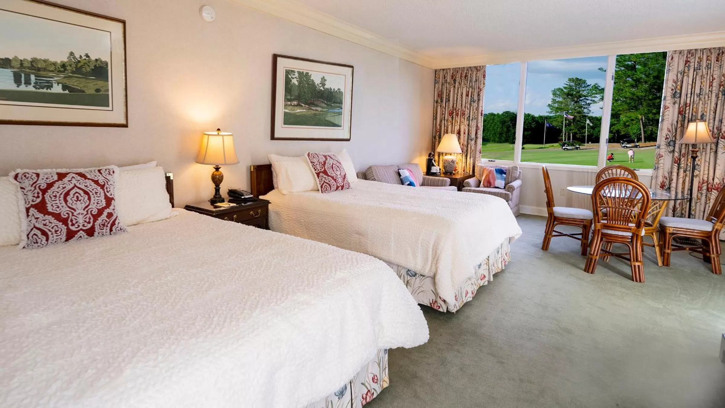 Bed in The Inn at Houndslake