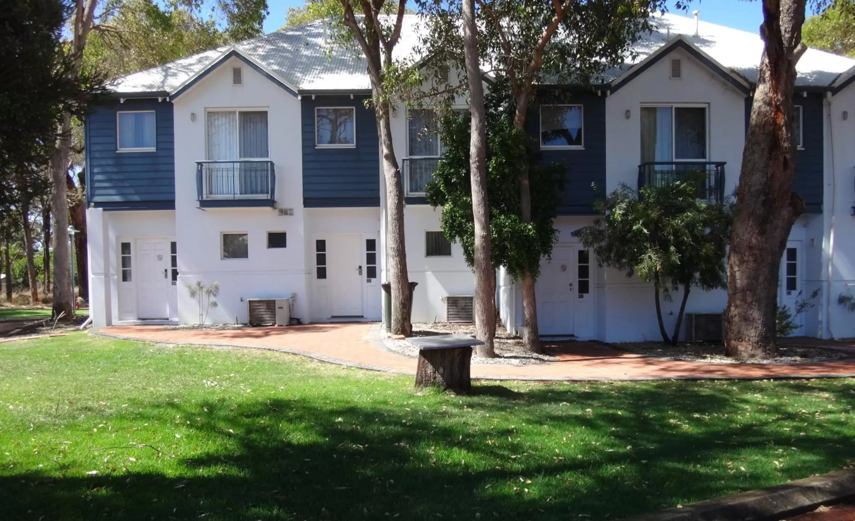 Facade/entrance, Garden in Mandurah Quay Resort