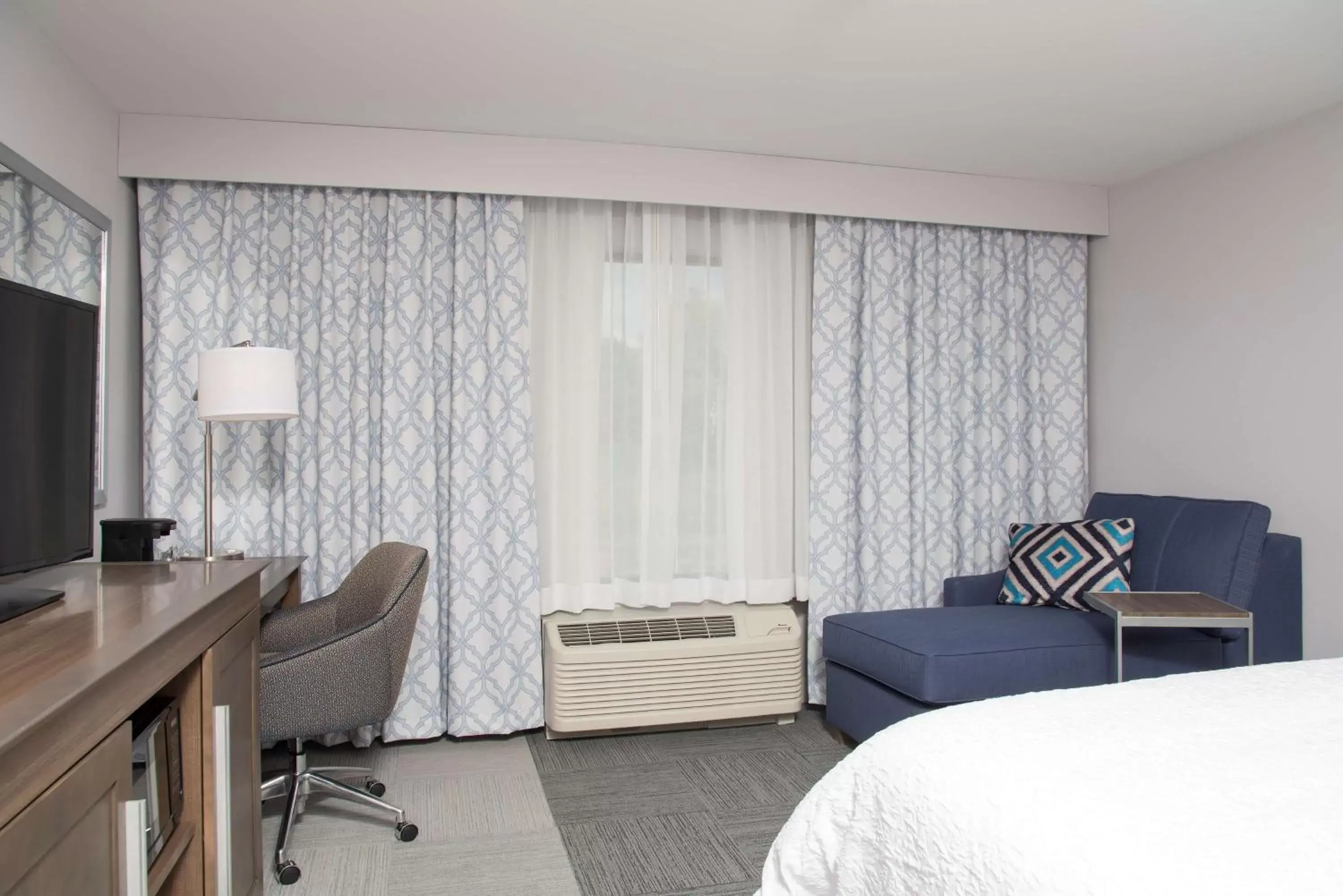Bed in Hampton Inn and Suites Michigan City Bed in Hampton Inn and Suites Michigan City