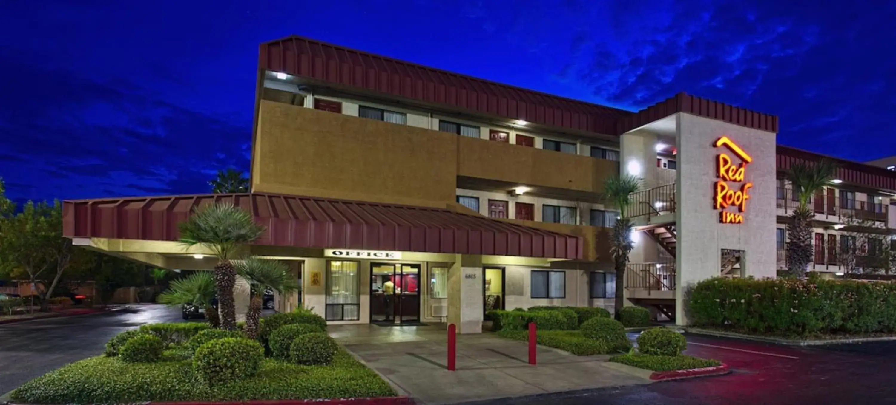 Property Building in Red Roof Inn Corpus Christi North - Near Downtown