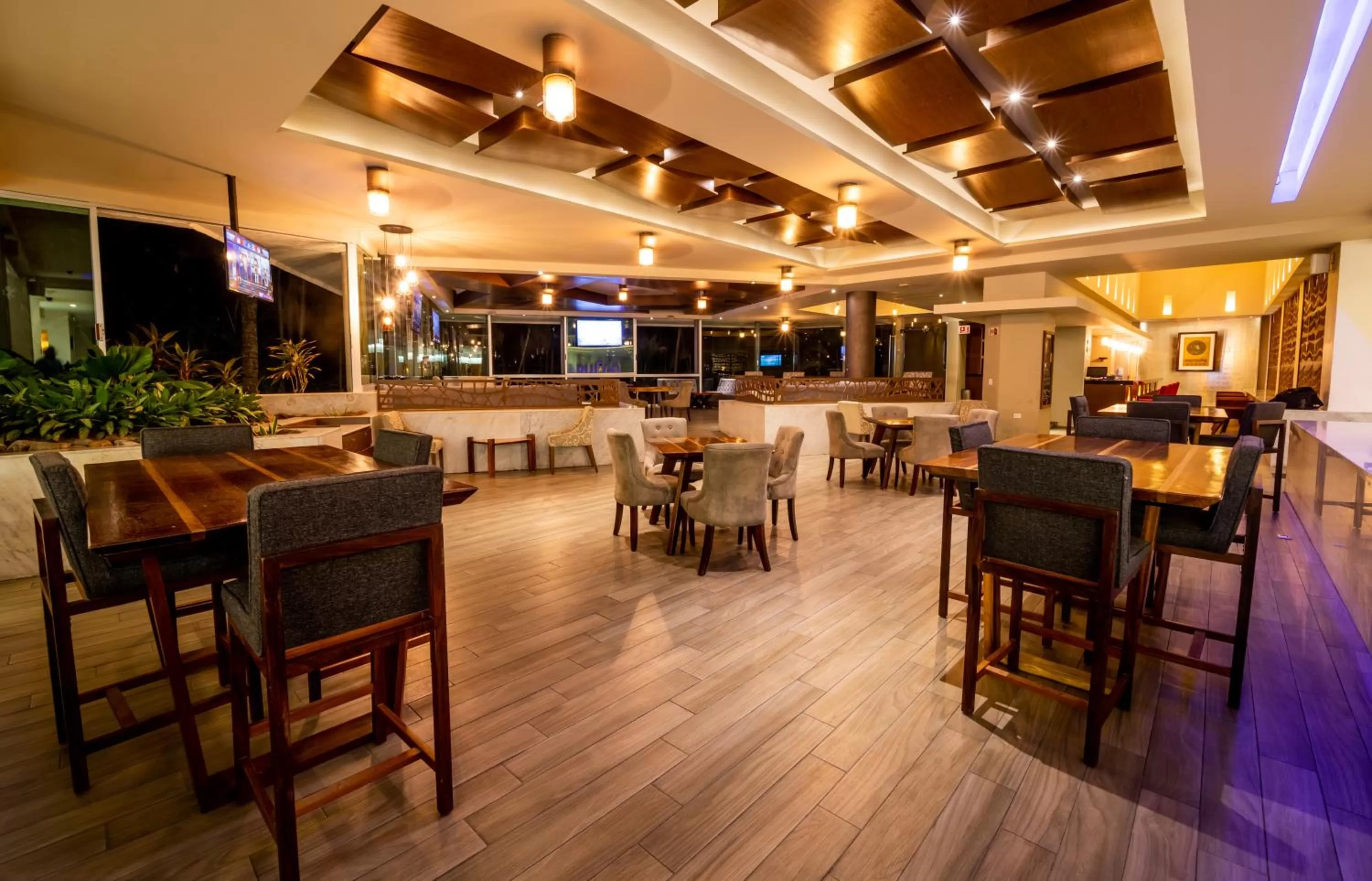 Lounge or bar in Emporio Acapulco