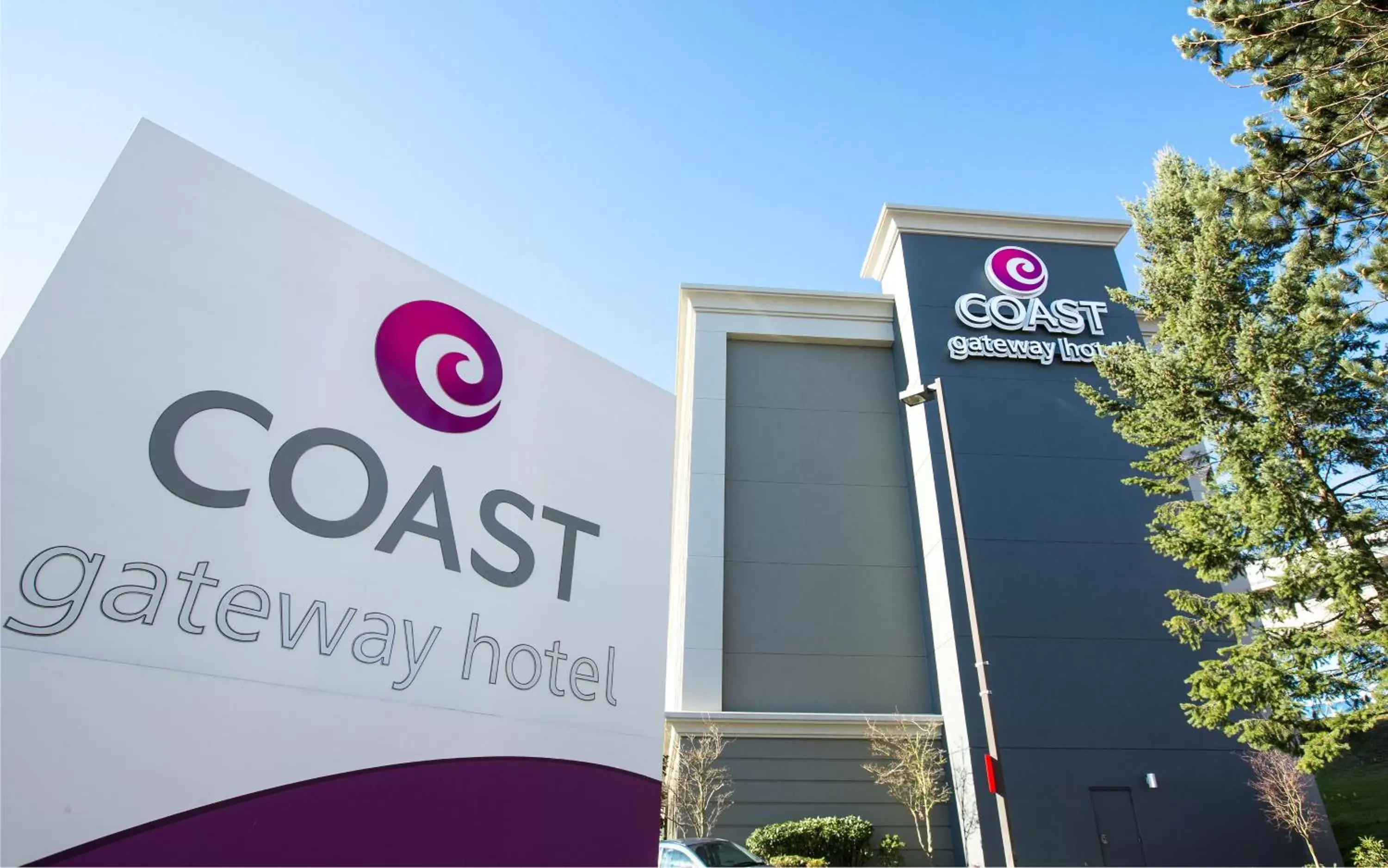 Facade/entrance, Property Logo/Sign in Coast Gateway Hotel
