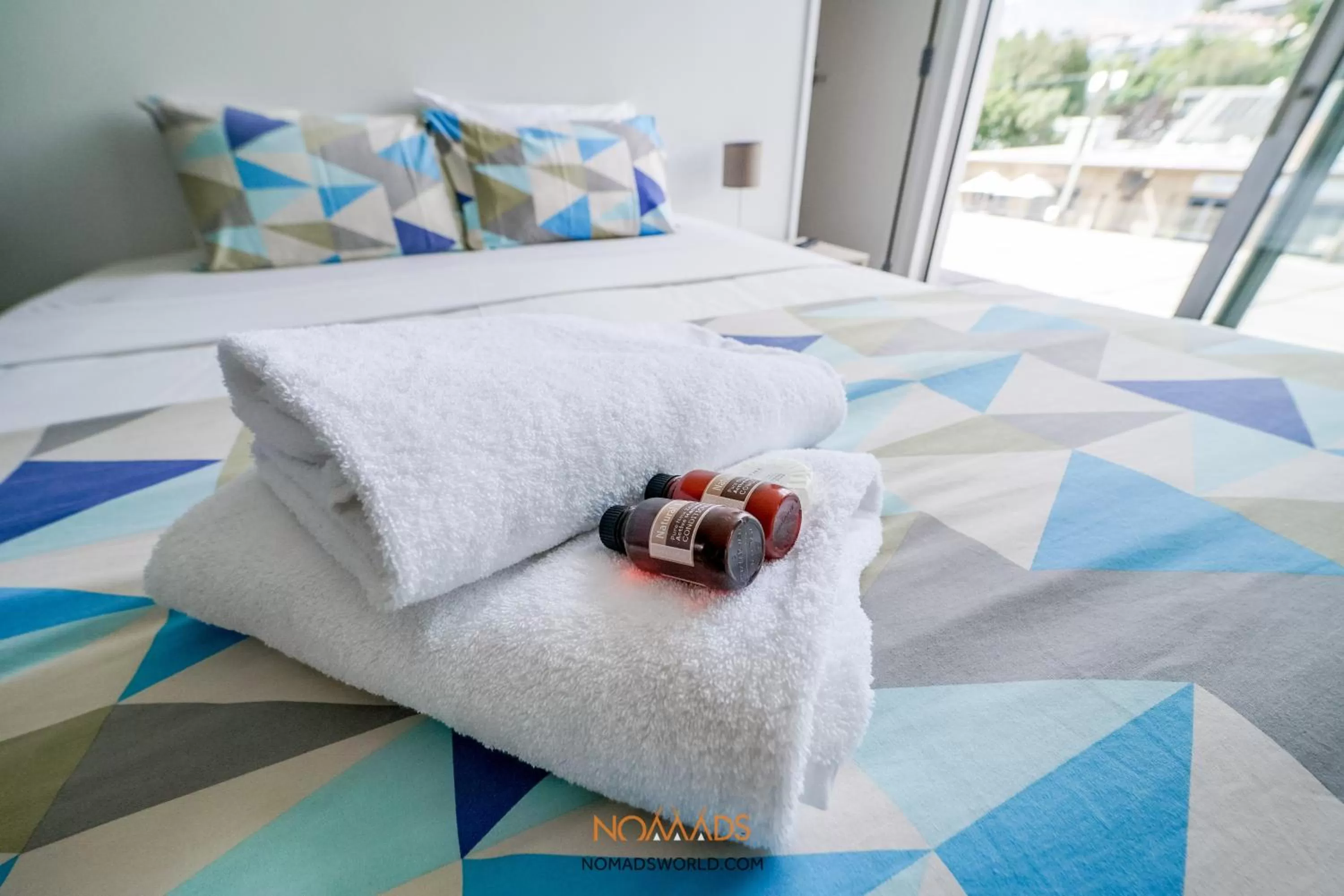 Area and facilities, Bed in Nomads Queenstown Hostel