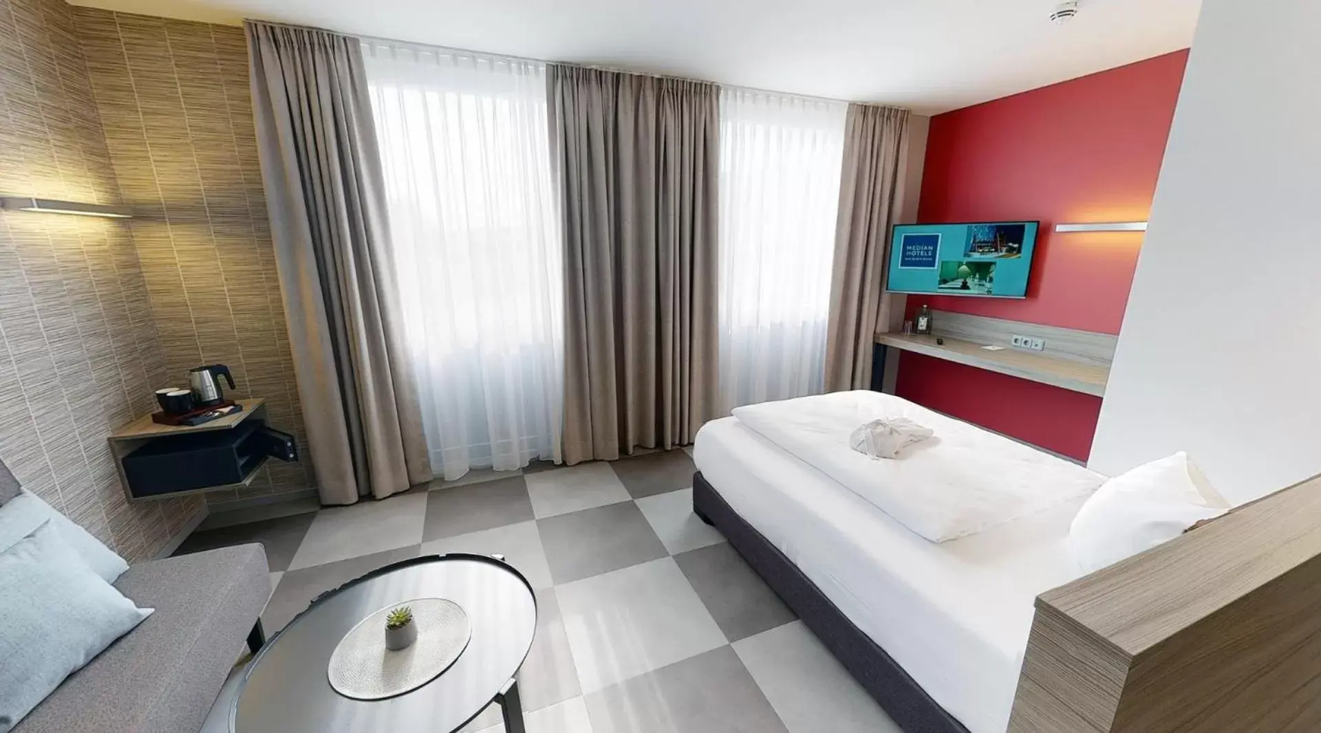 Photo of the whole room, Bed in Median Hotel Hannover Lehrte