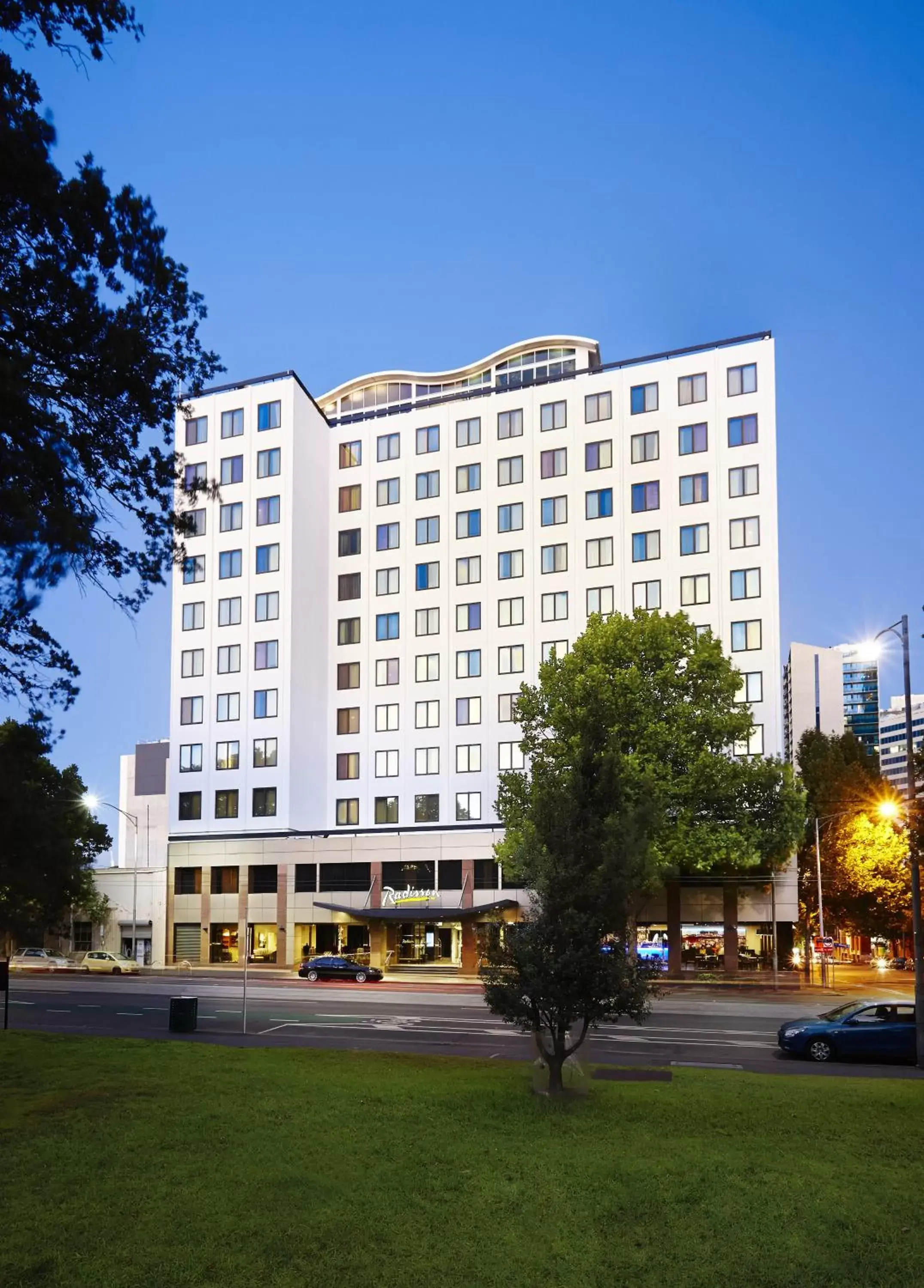 Facade/entrance, Property Building in Radisson On Flagstaff Gardens Melbourne