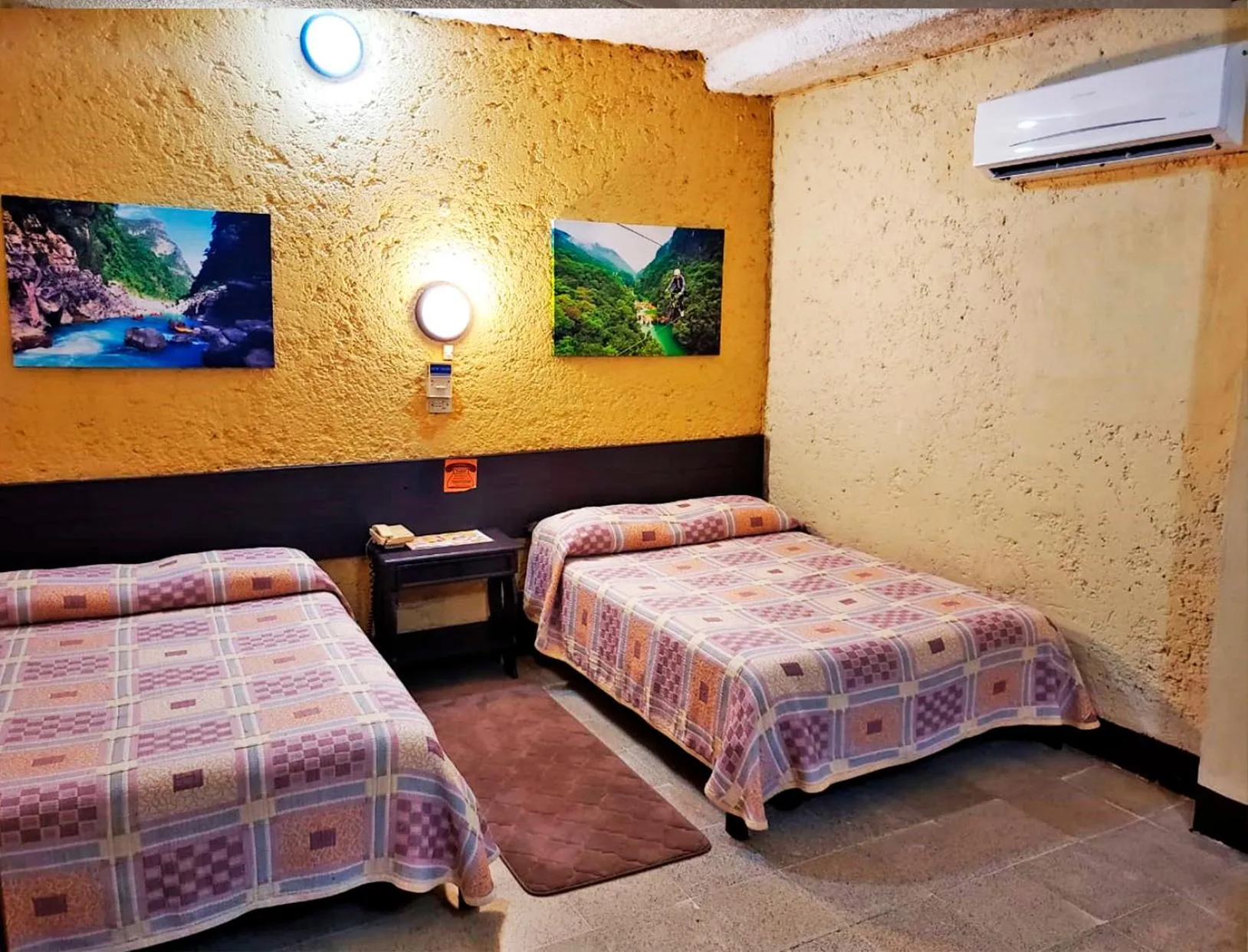 Standard Double Room with Two Double Beds in Hotel Riviera