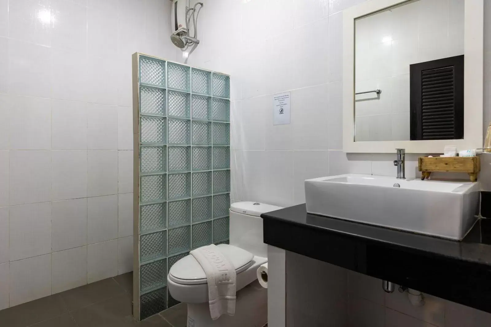 Bathroom in Maleedee Bay Resort