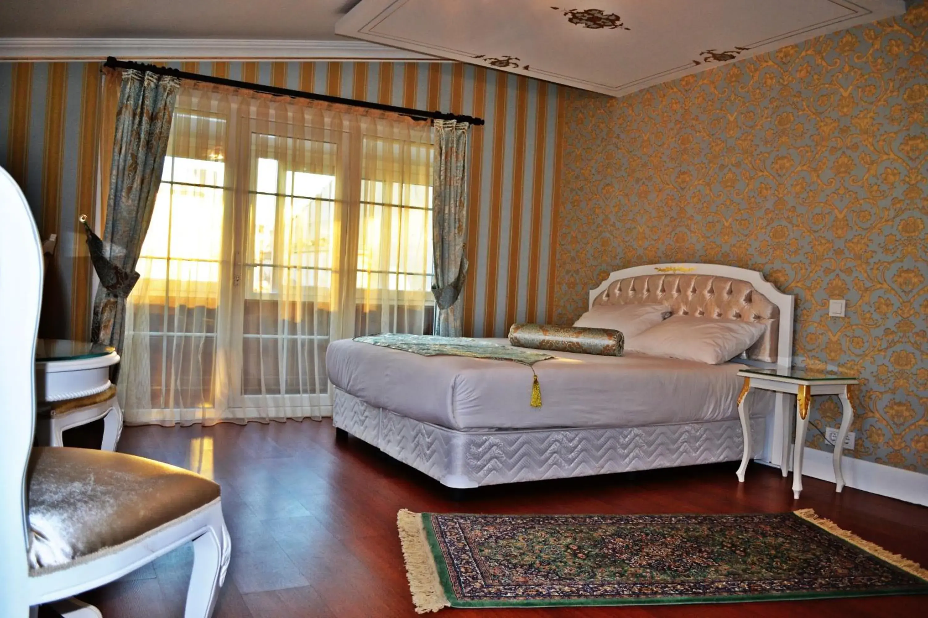 Bed in Alyon Hotel Taksim