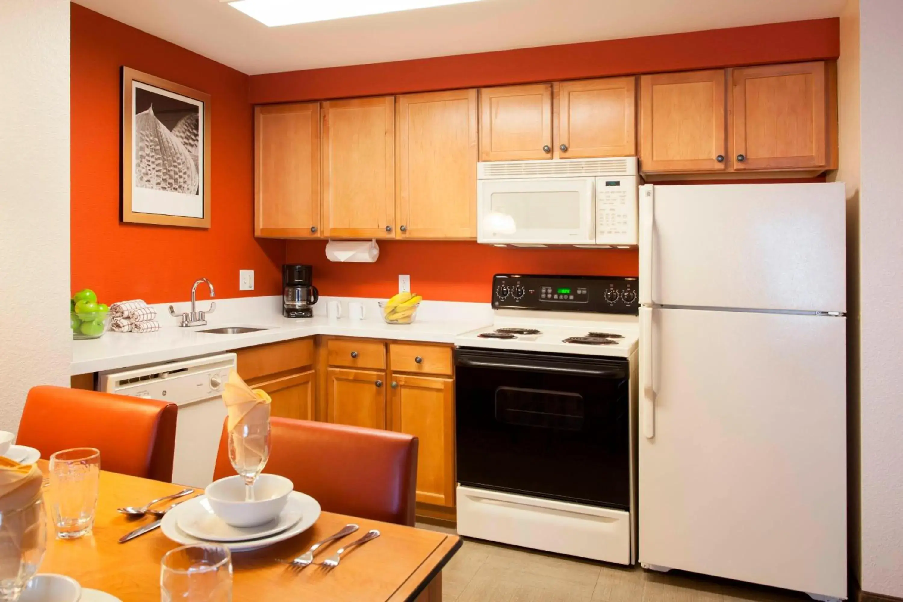 Bedroom, Kitchen/Kitchenette in Residence Inn Phoenix Goodyear