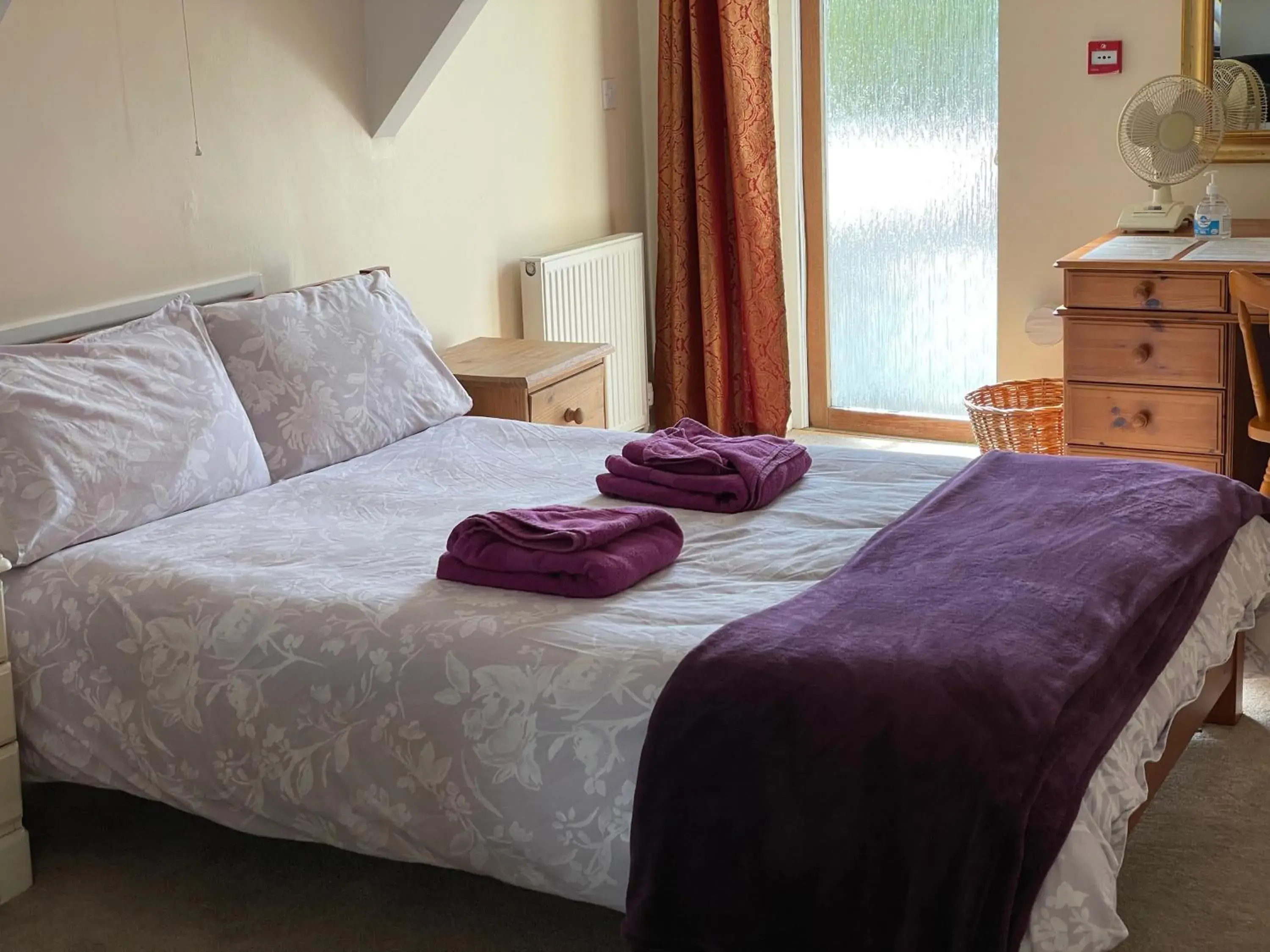 Bed in Station House, Dartmoor and Coast located, Village centre Hotel