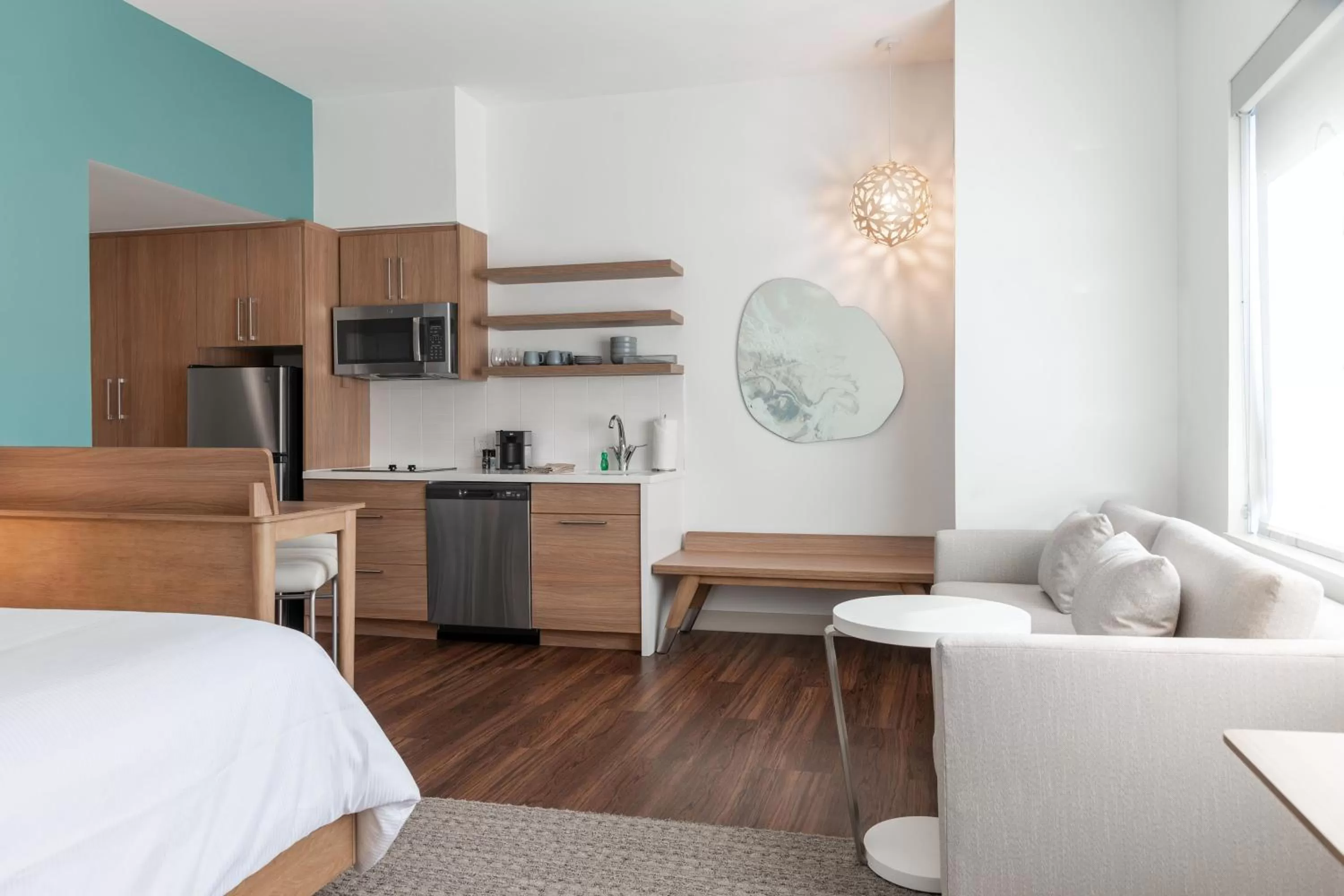 Photo of the whole room, Bed in Element Dallas Richardson