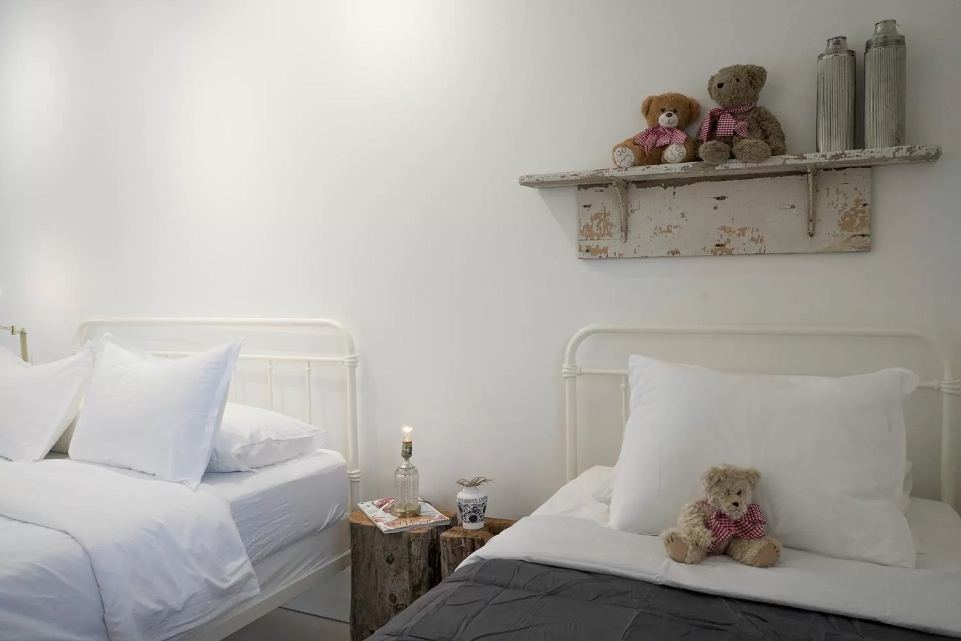 Bed in The Lakeside Prince Edward County