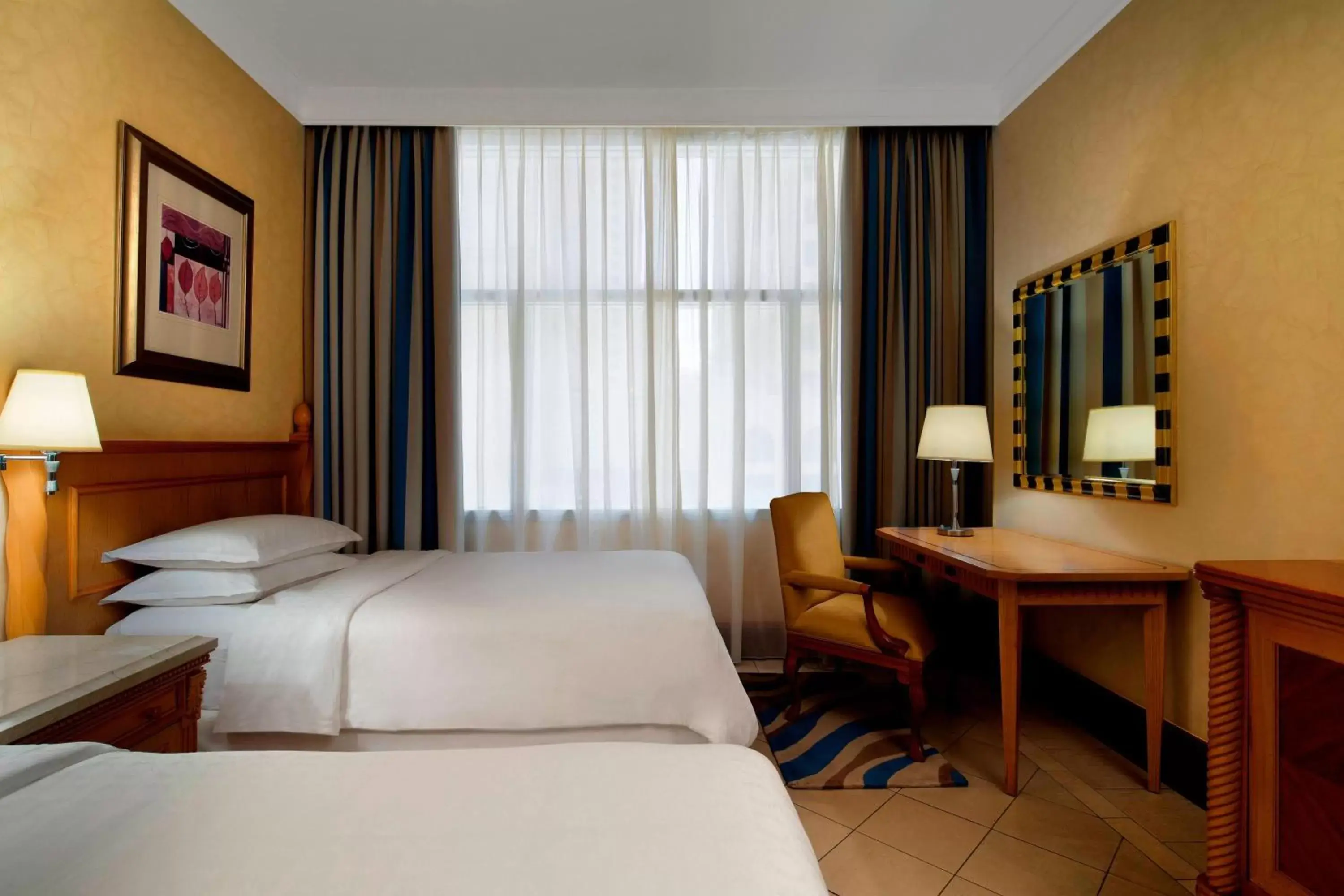 Bedroom, Bed in Sheraton Jumeirah Beach Resort