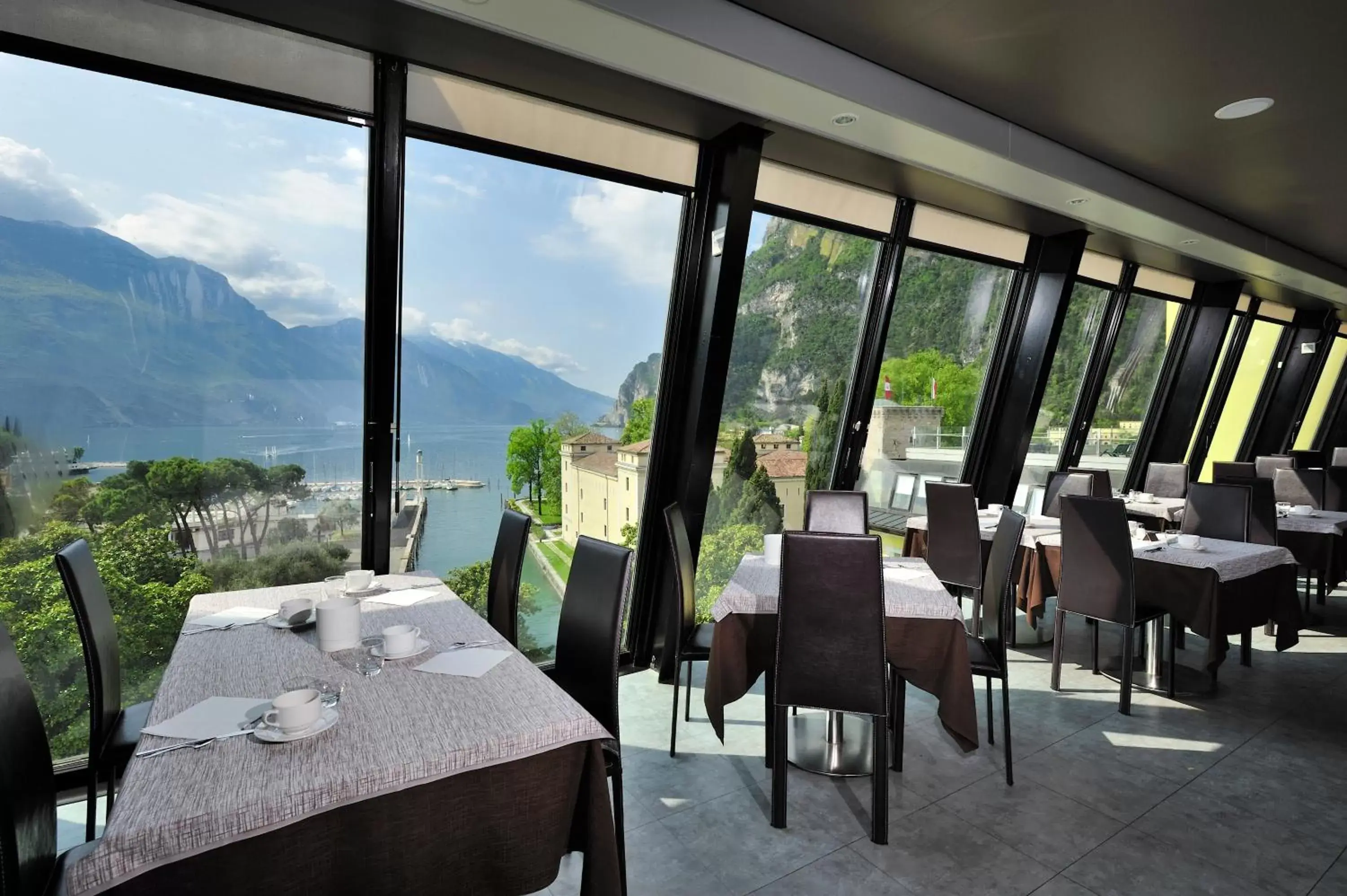 Restaurant/Places to Eat in Grand Hotel Riva