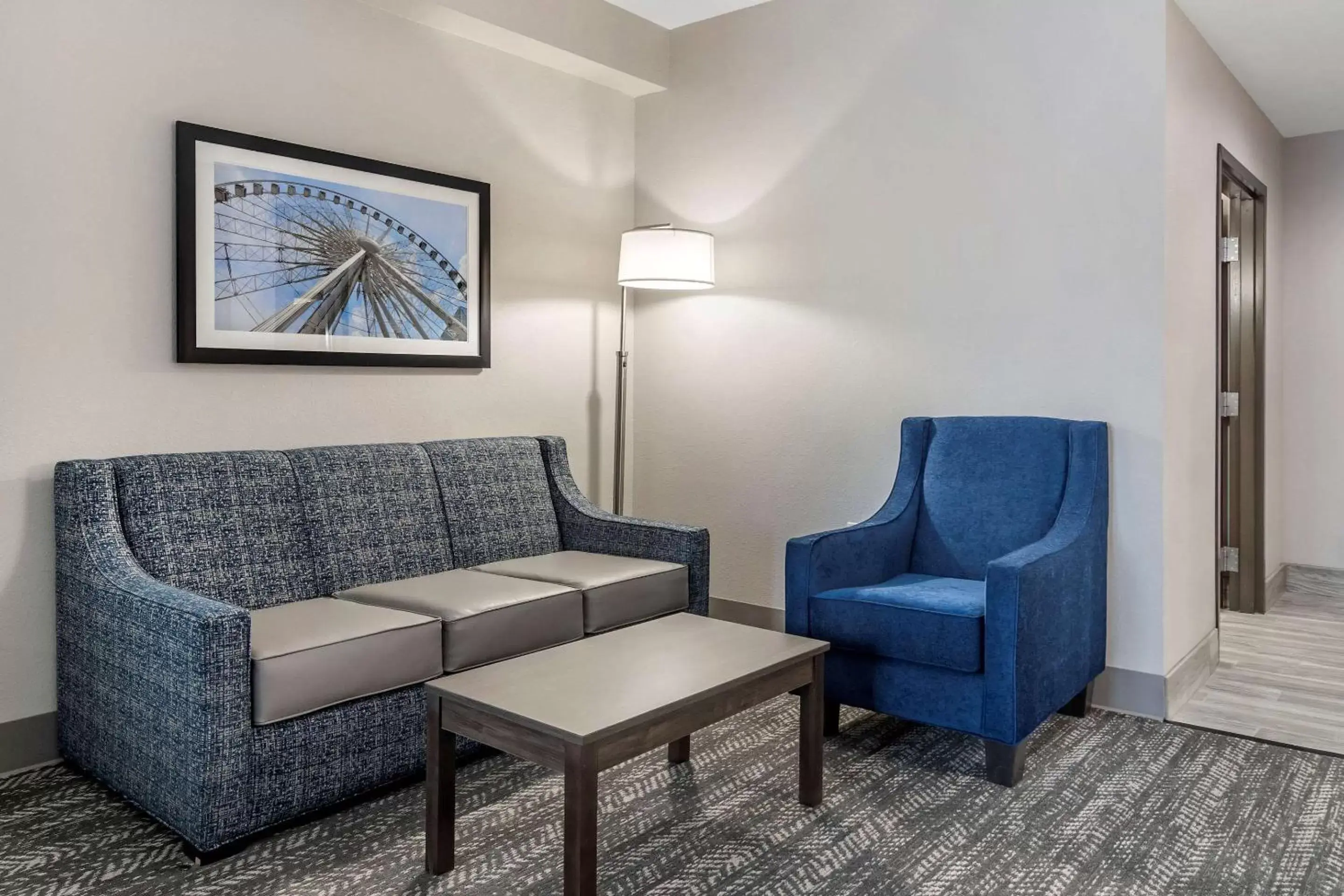 Photo of the whole room, Seating Area in Comfort Suites McDonough Atlanta South