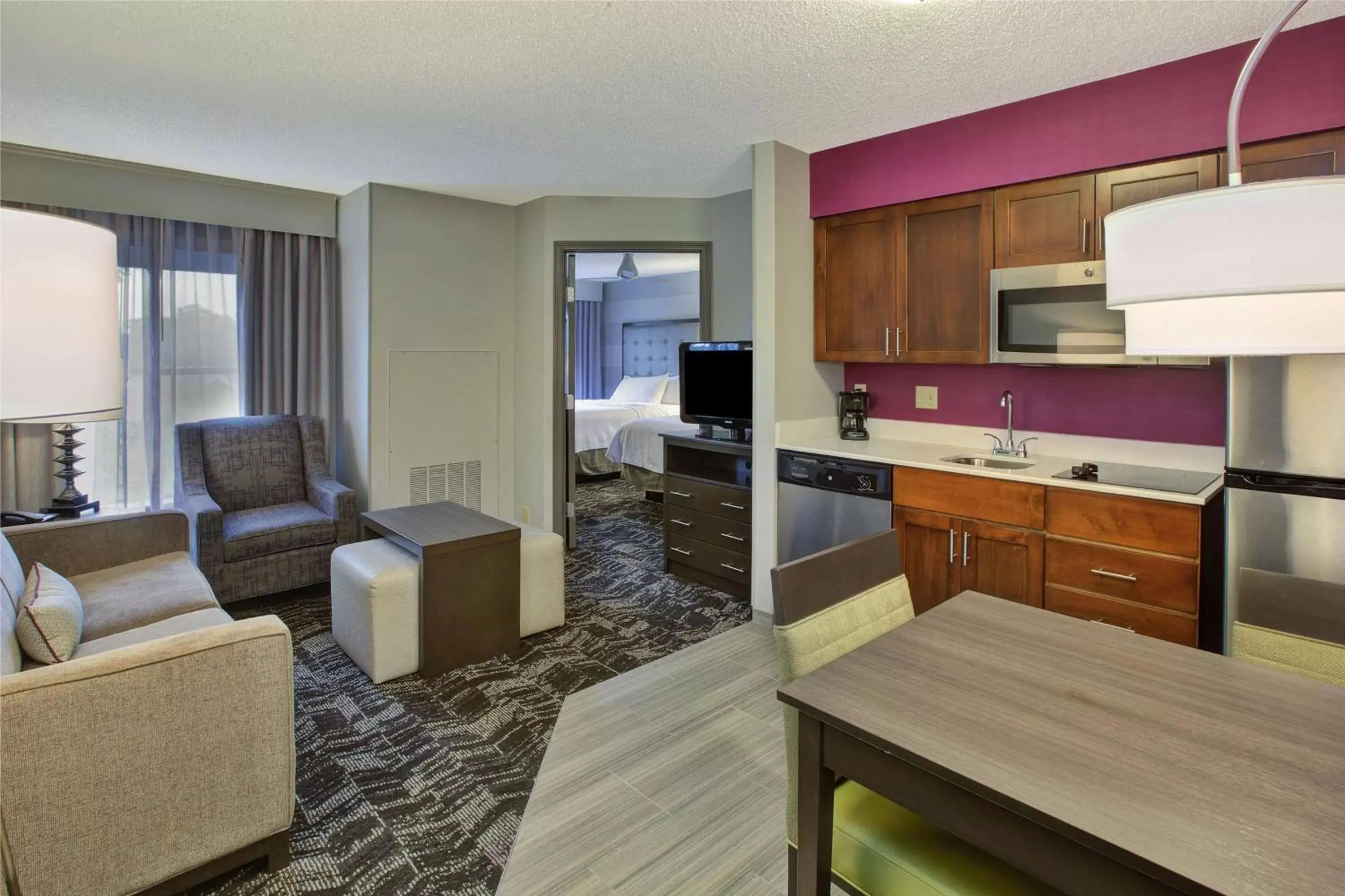 Living room, Kitchen/Kitchenette in Homewood Suites by Hilton Dayton South