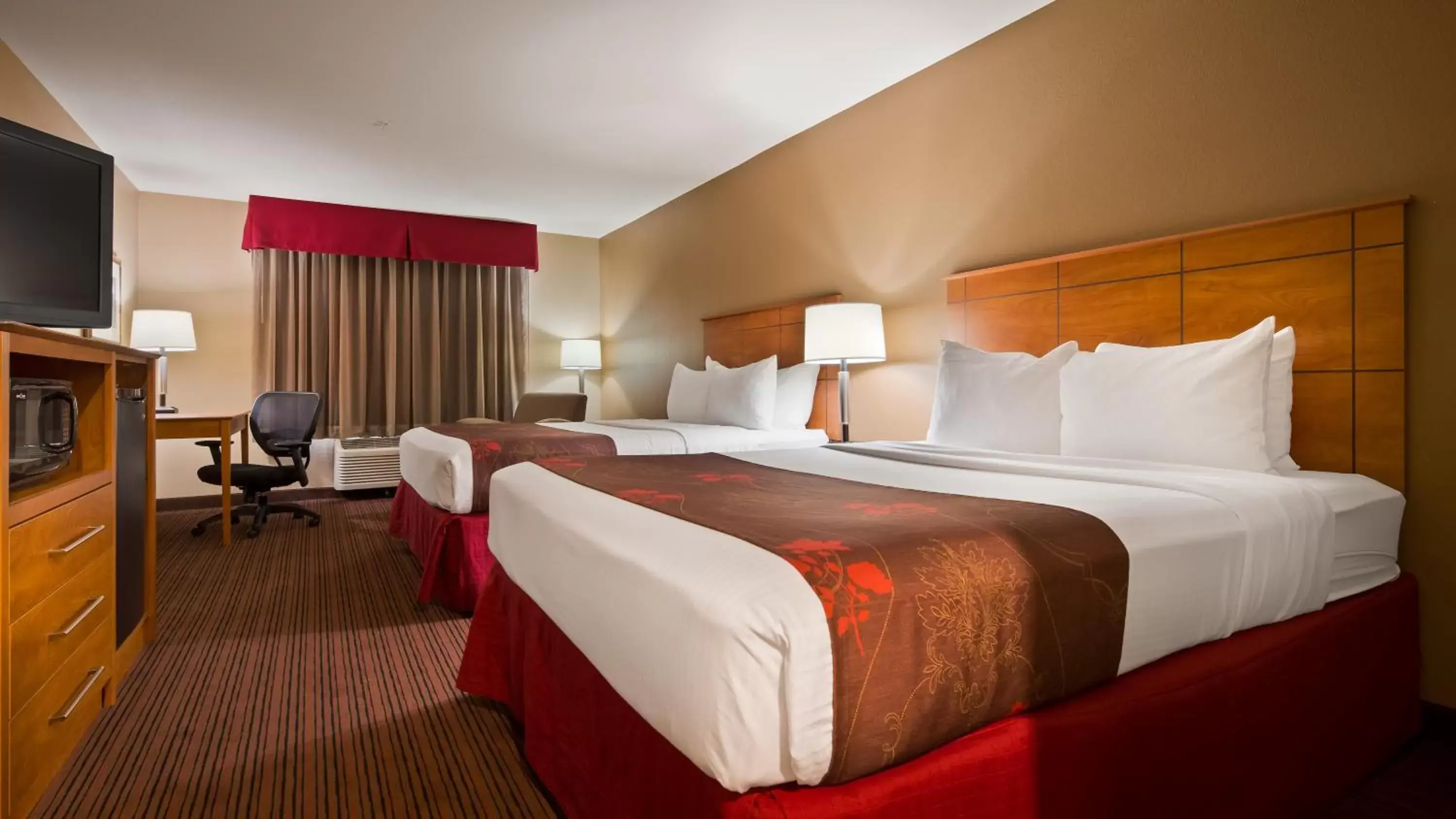 Bedroom, Bed in SureStay Hotel by Best Western Blackwell
