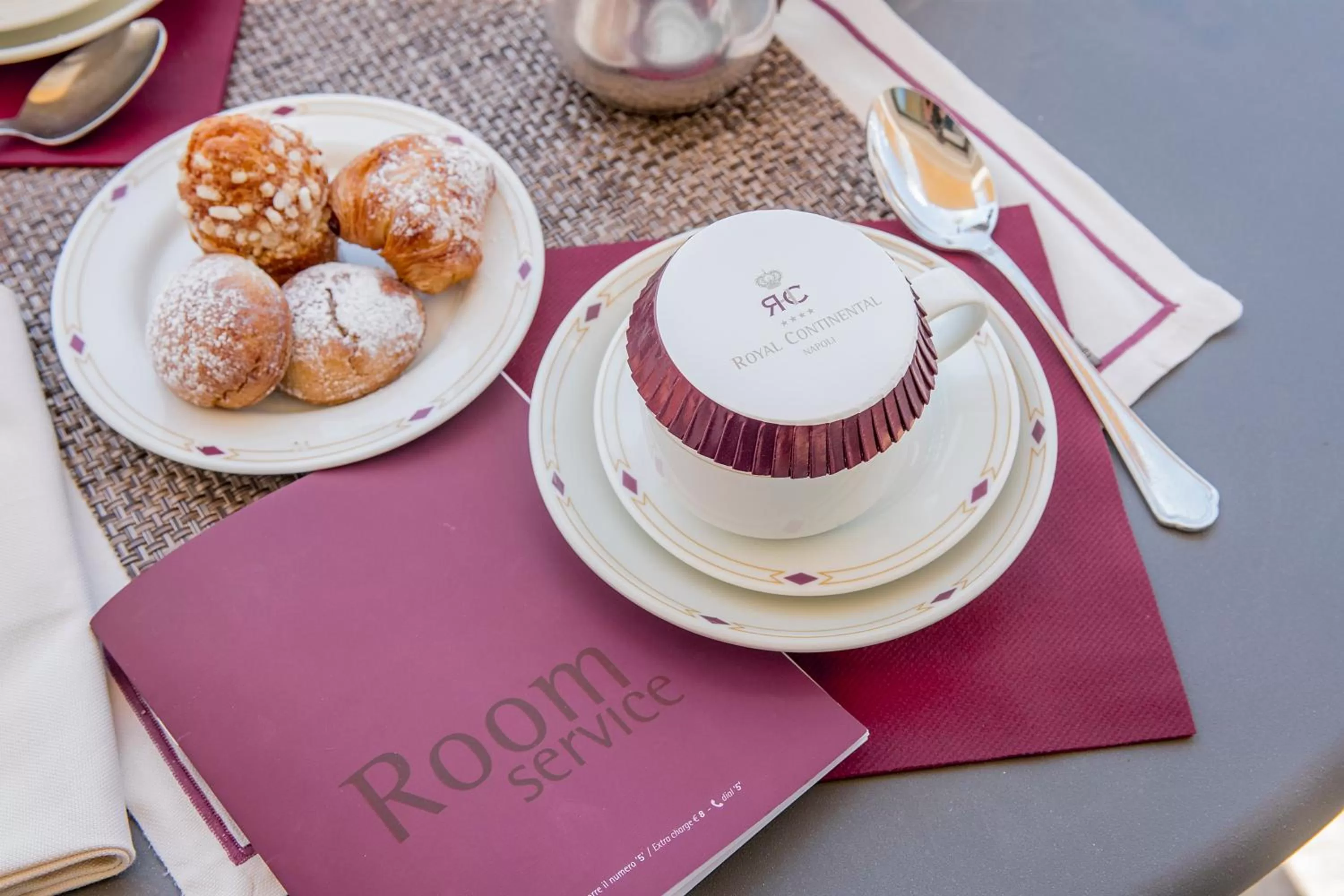 Meals in Hotel Royal Continental