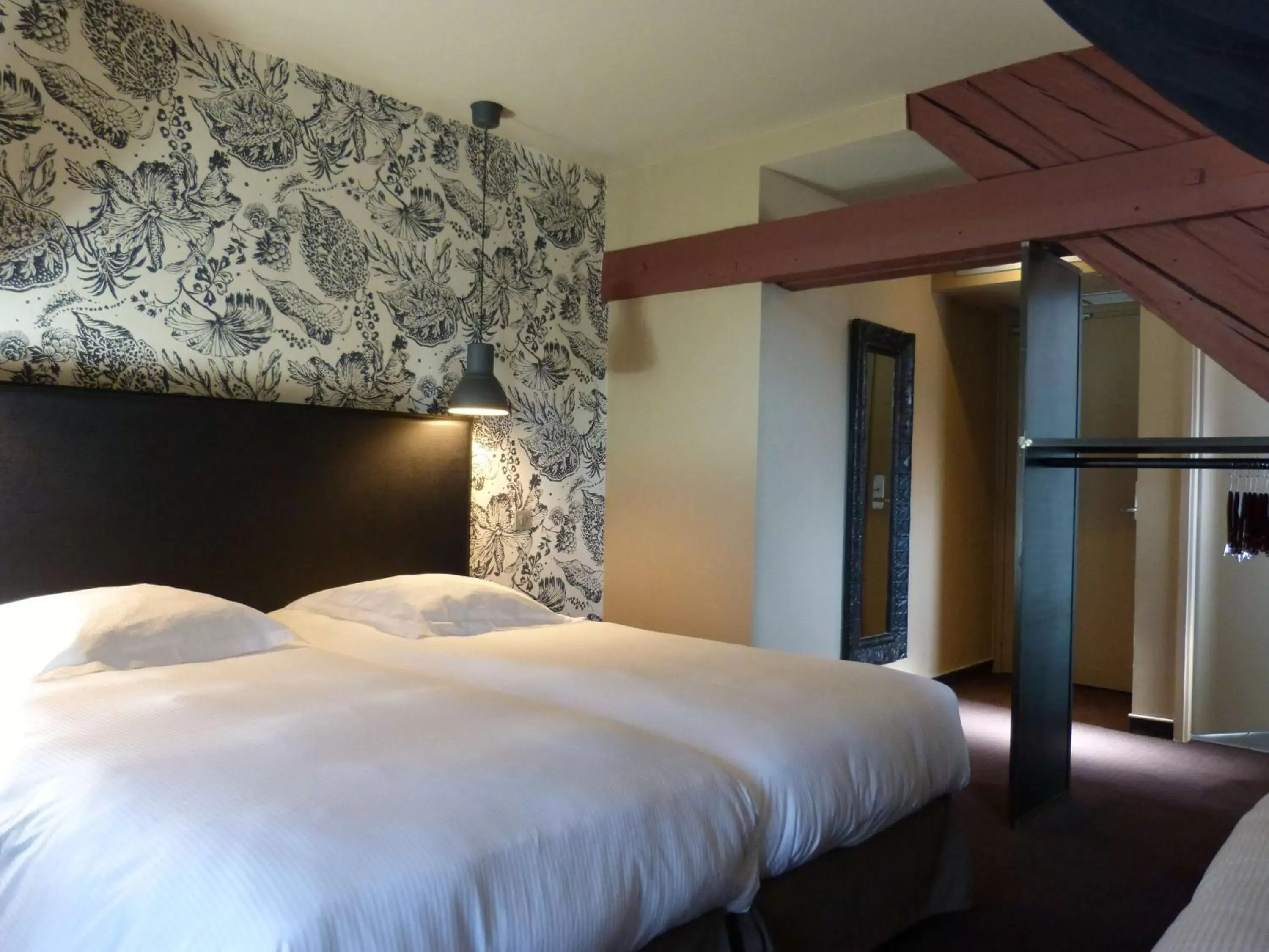 Photo of the whole room, Bed in Best Western Citadelle