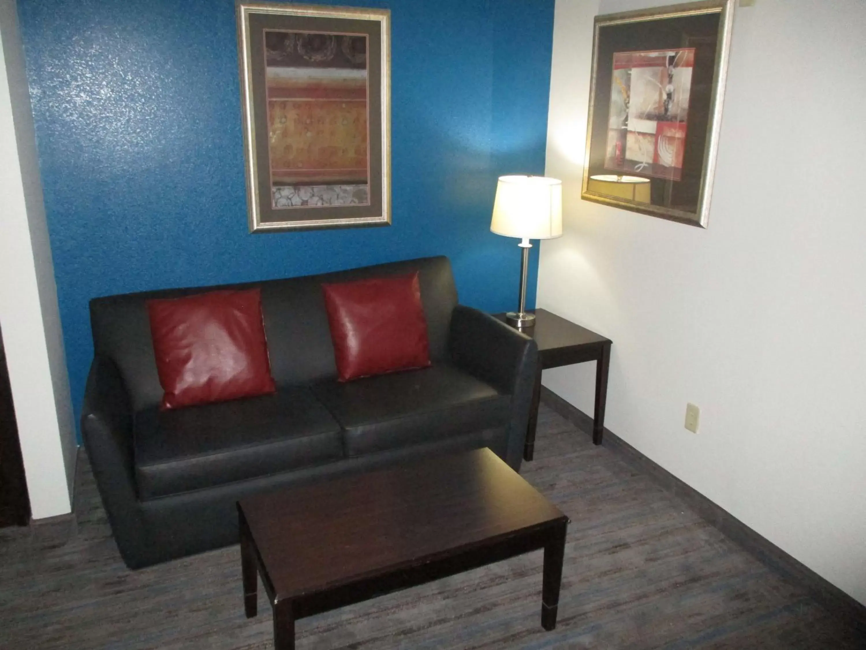 Photo of the whole room, Seating Area in Best Western Plus Stephenville Inn