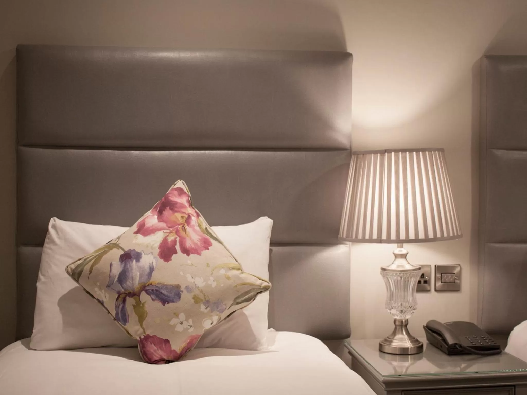 Bedroom, Bed in Forster Court Hotel