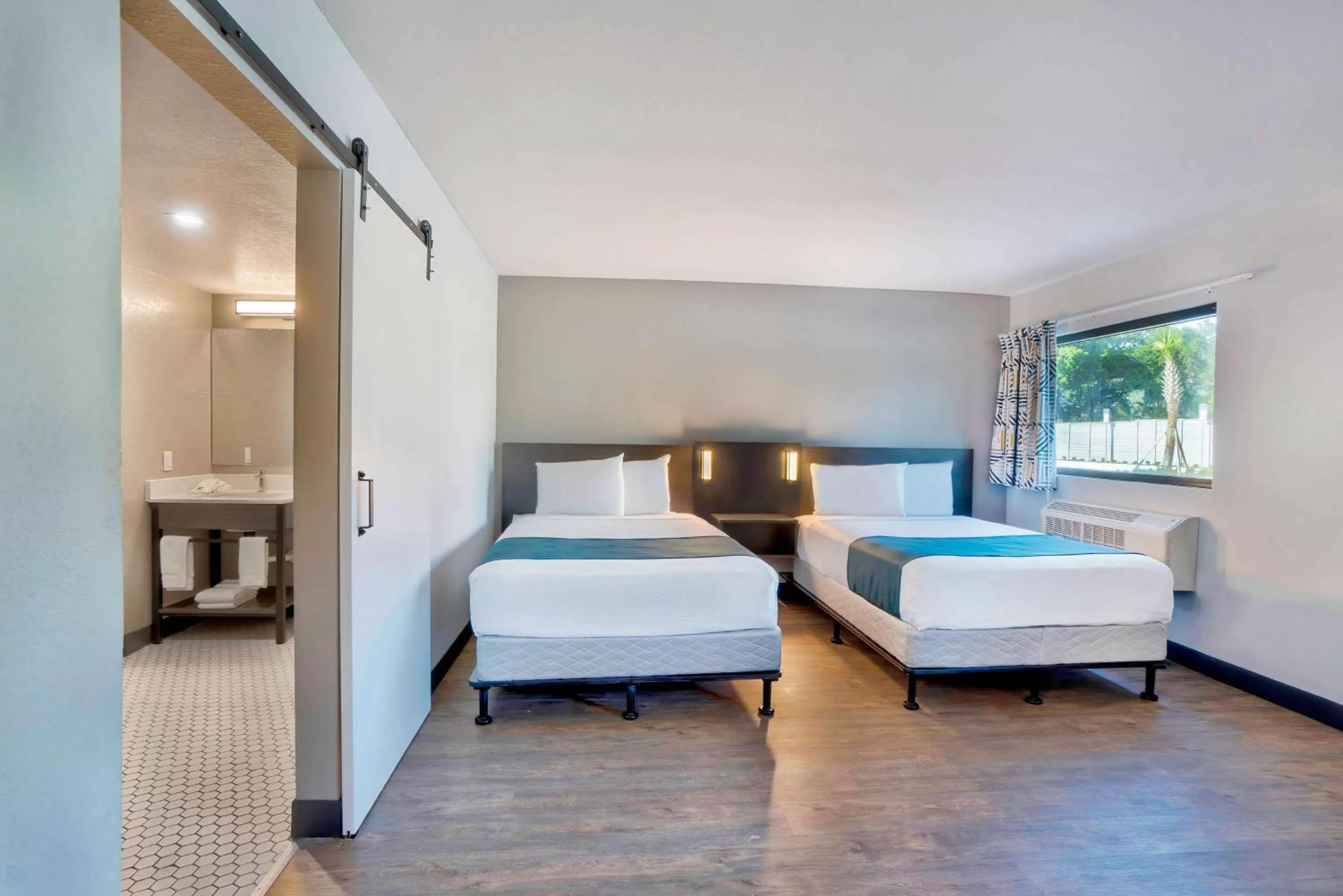 Bedroom, Bed in Motel 6-Fort Lauderdale, FL