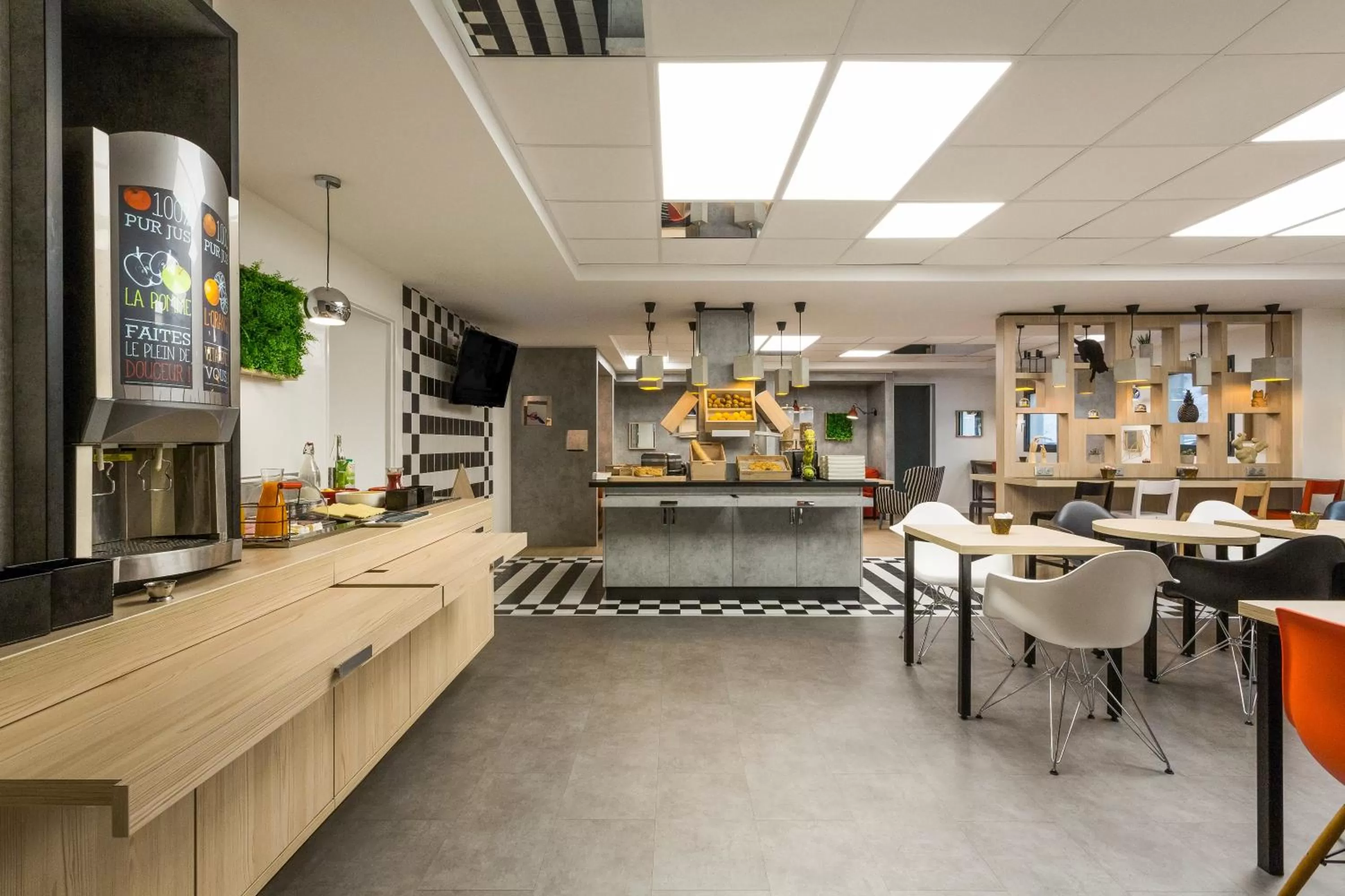 Restaurant/places to eat in ibis Bordeaux Centre - Gare Saint-Jean