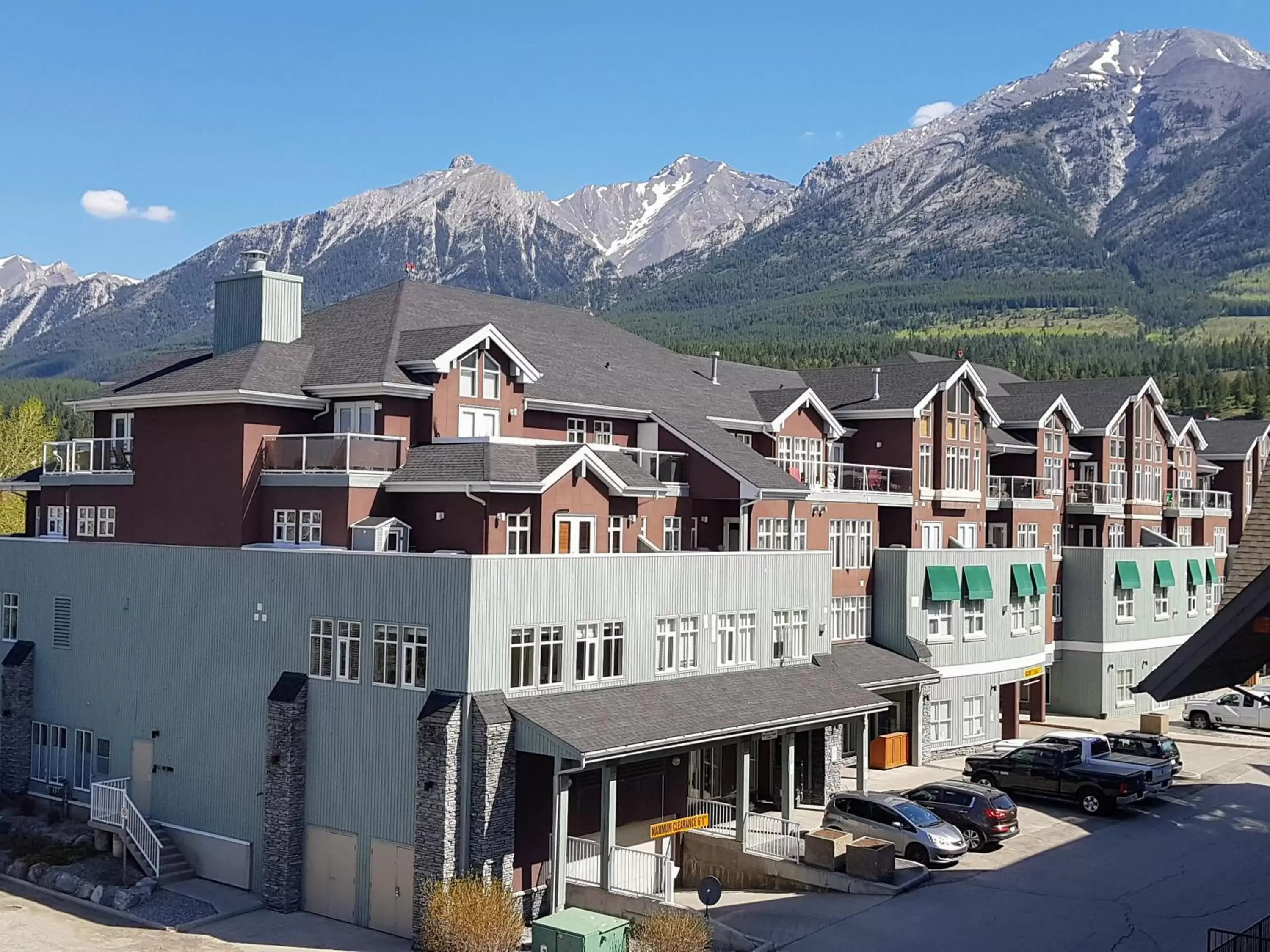 Property building in Sunset Resorts Canmore and Spa