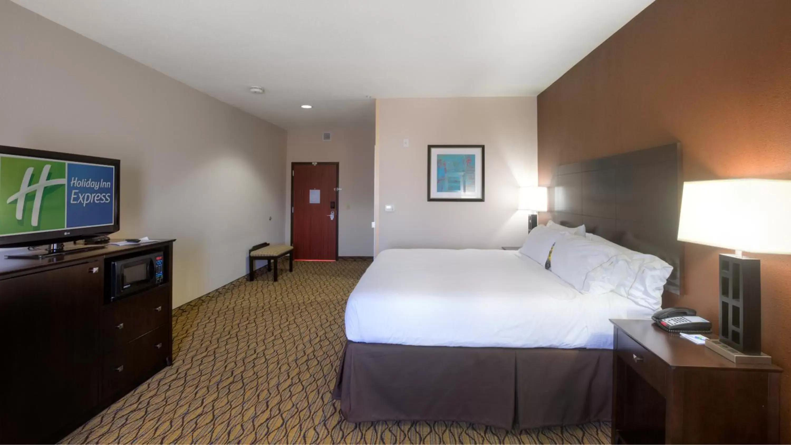 Photo of the whole room, Bed in Holiday Inn Express Hotel and Suites Elk City, an IHG Hotel