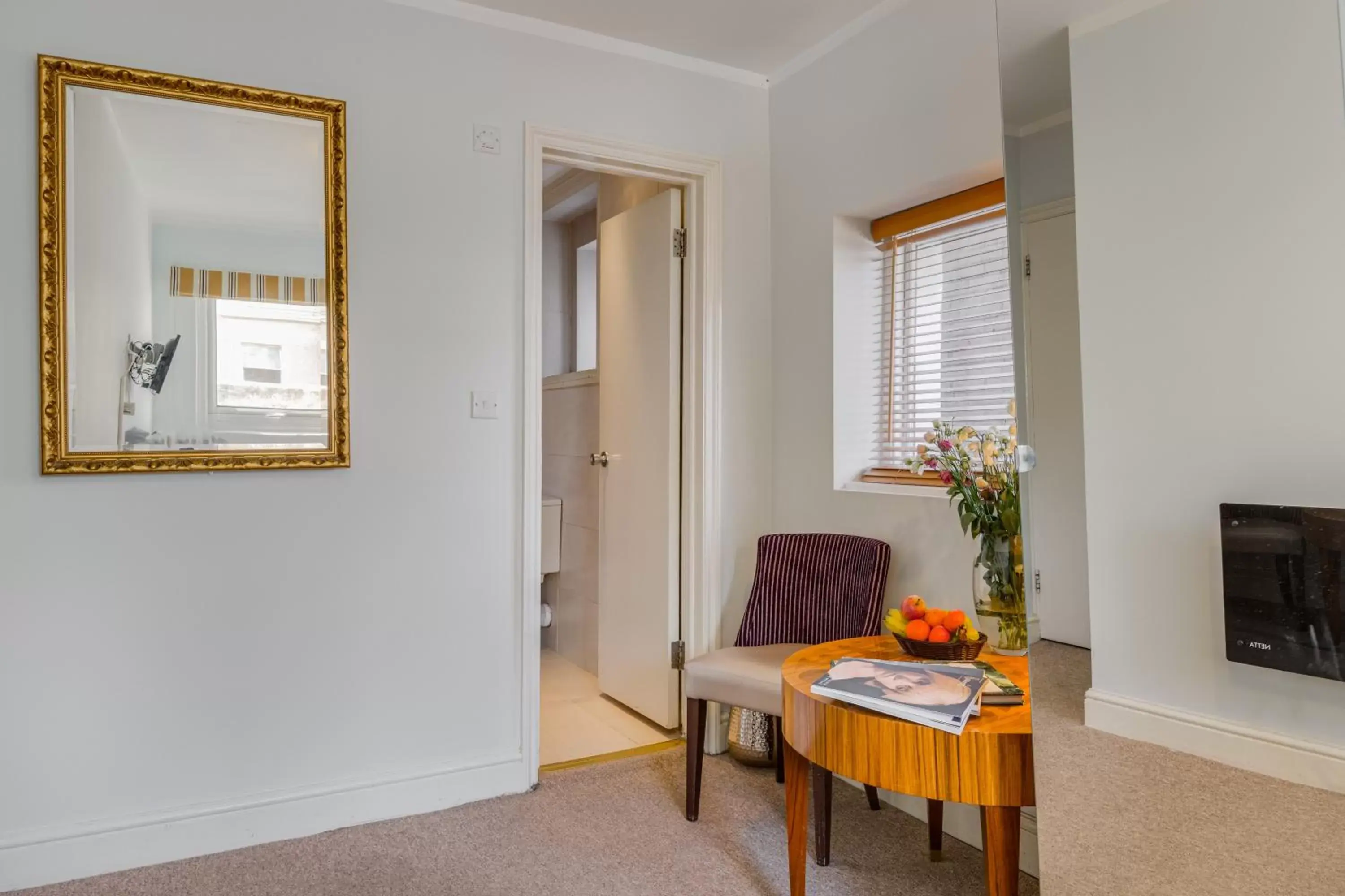 Bed in 1 Lexham Gardens Hotel Bed in 1 Lexham Gardens Hotel