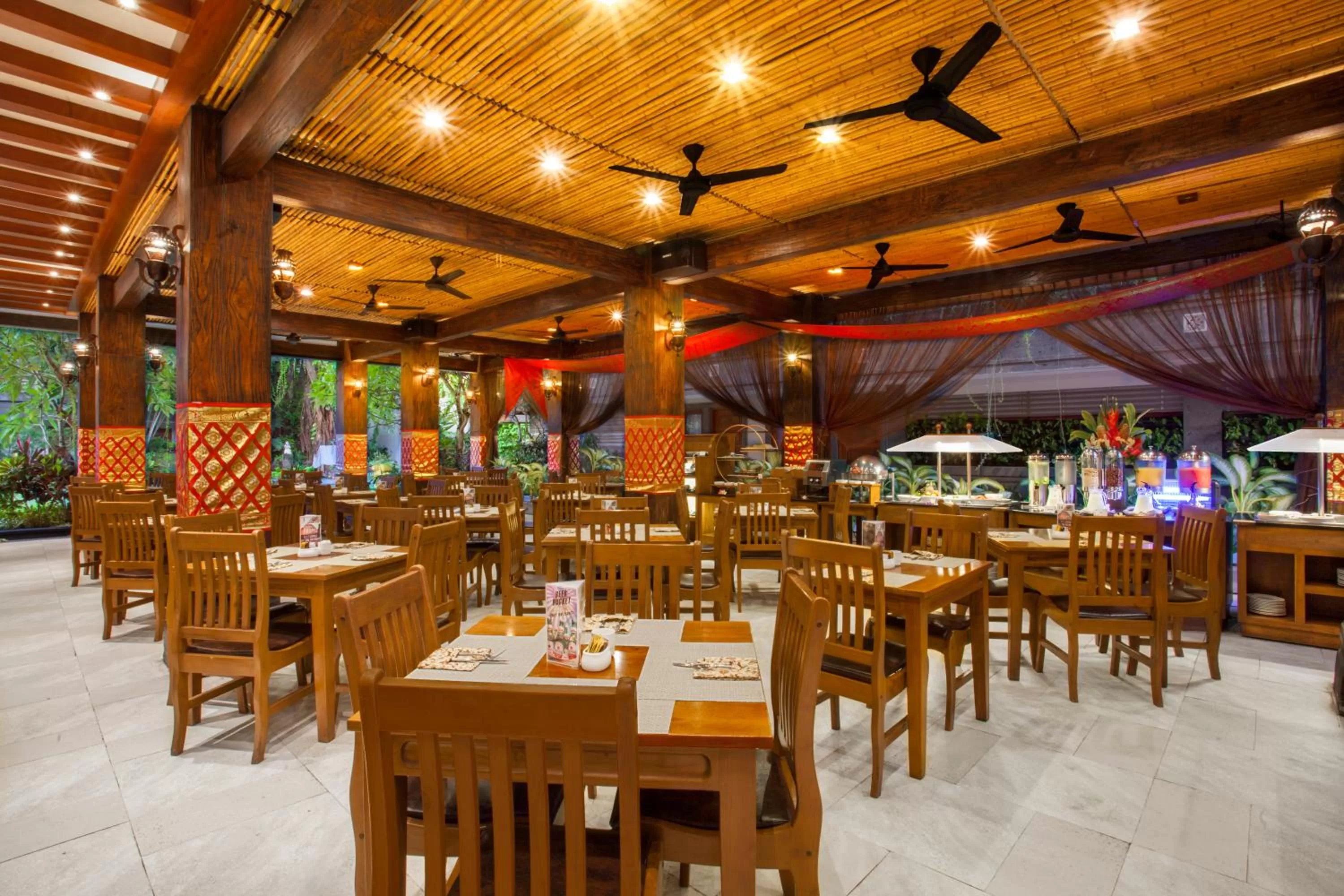 Restaurant/places to eat in Astagina Resort Villa and Spa