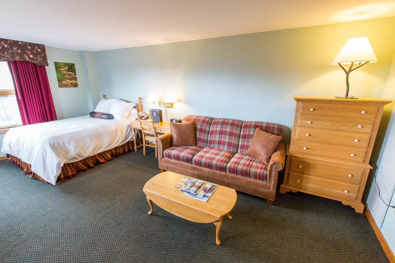 Superior Queen Room with Sofa in Sugarloaf Mountain Hotel Superior Queen Room with Sofa in Sugarloaf Mountain Hotel