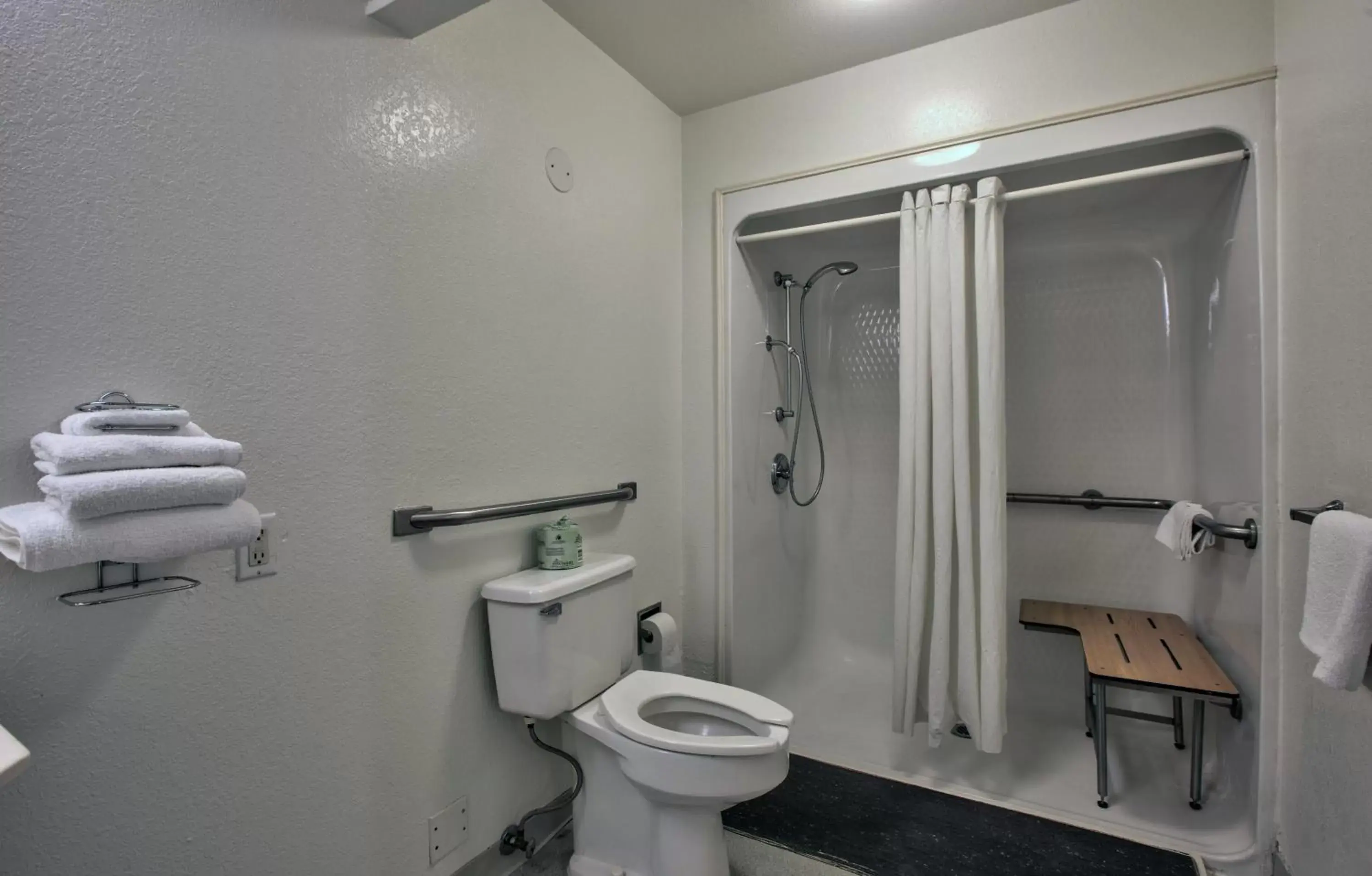 Bathroom in Motel 6-Valdosta, GA - University