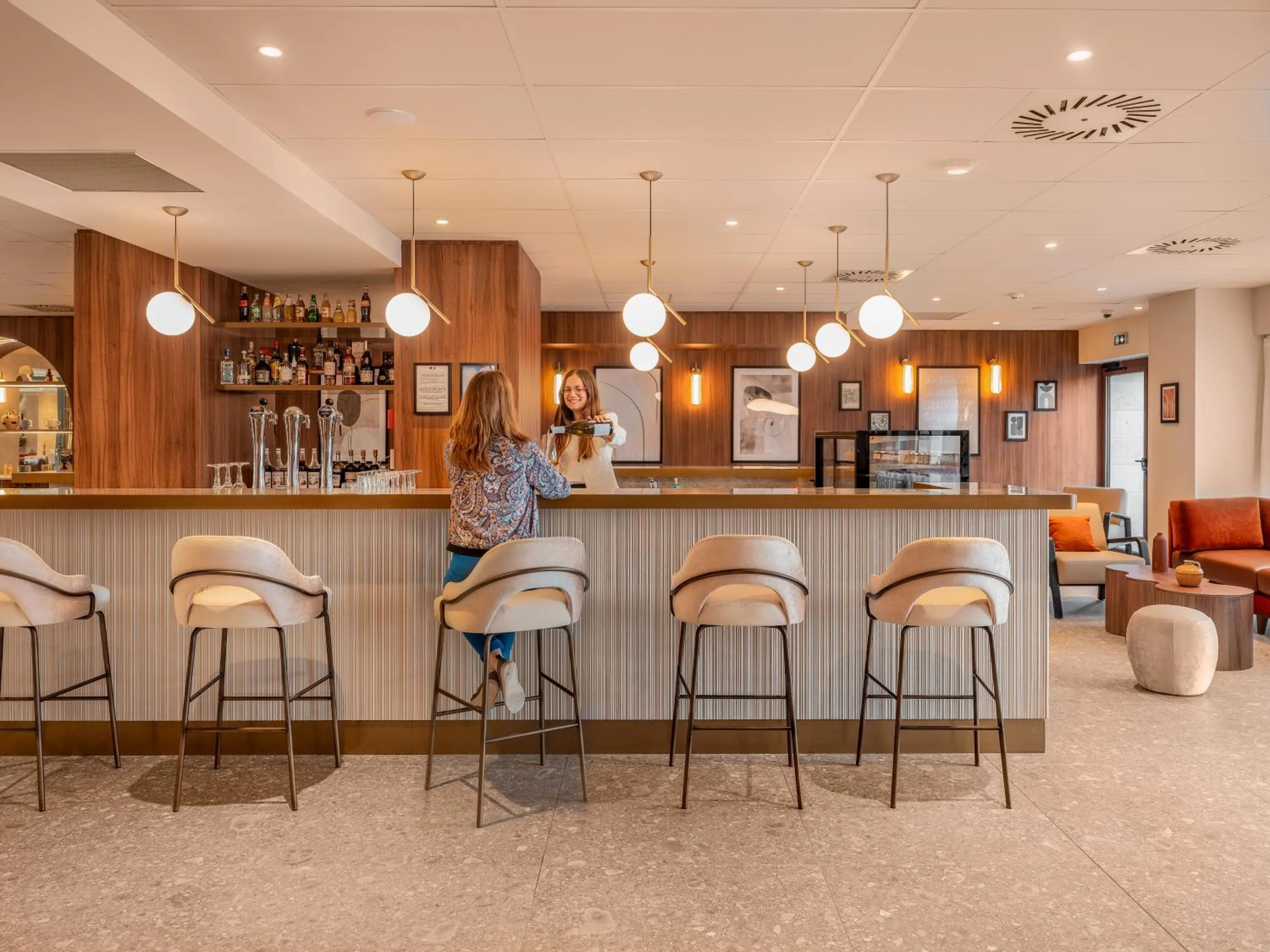 Restaurant/places to eat in Novotel Orléans Centre Gare