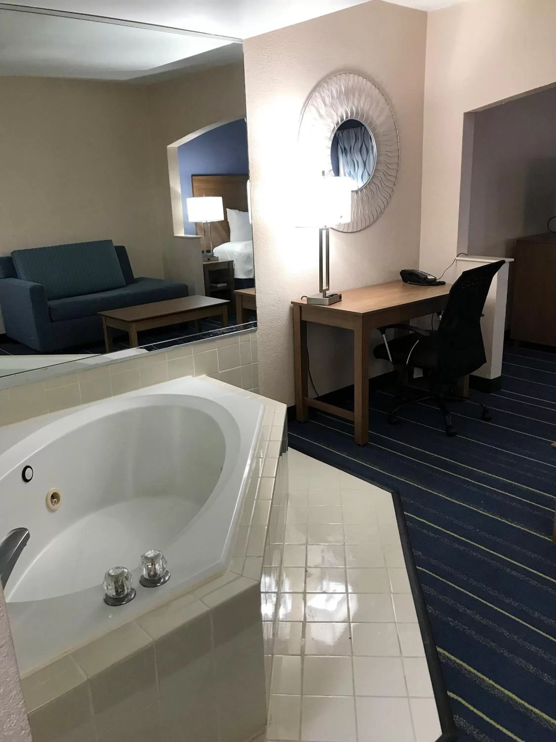 Hot Tub in Days Inn by Wyndham Panama City