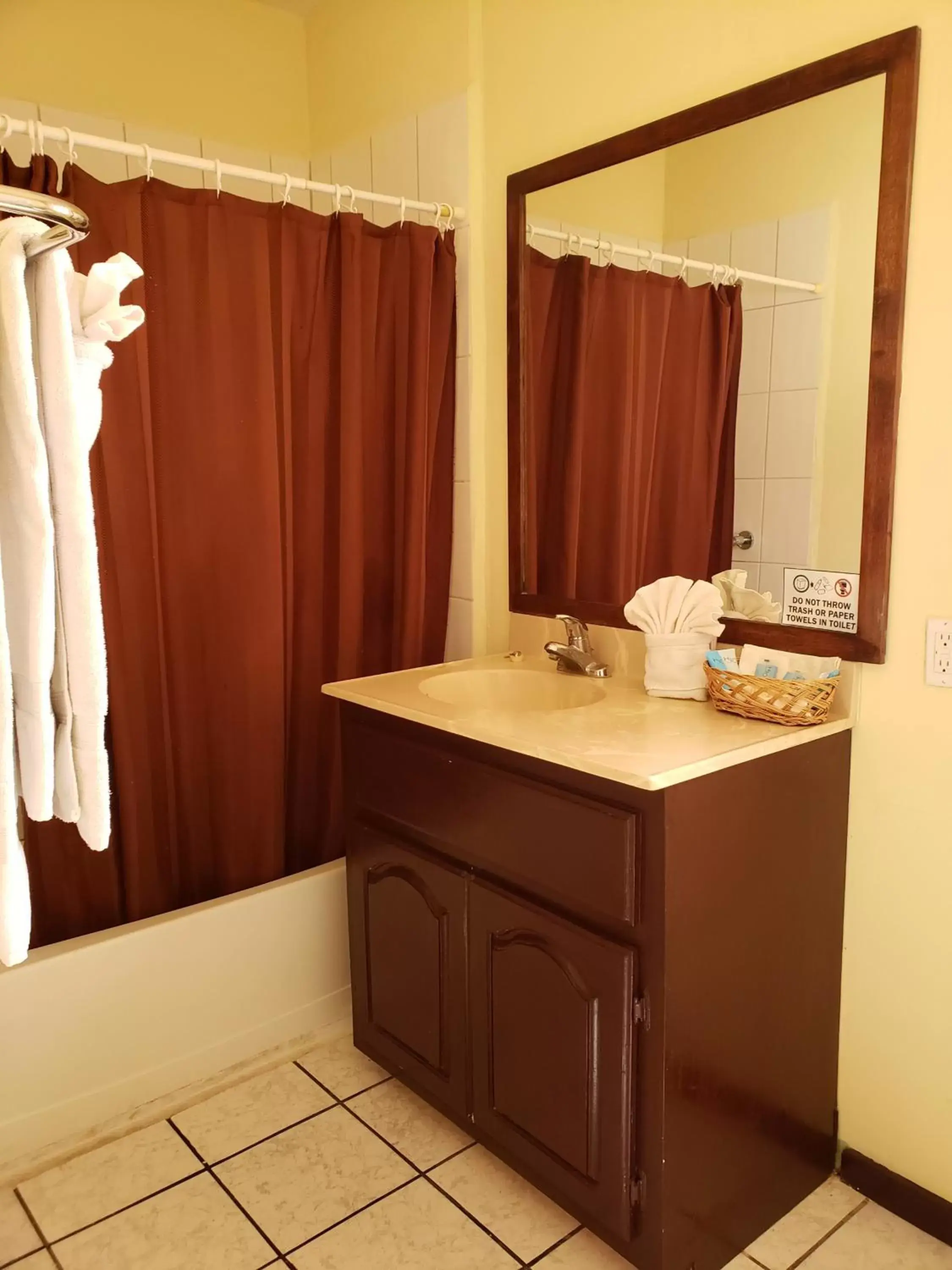 Bathroom in Ocean Tide Beach Resort