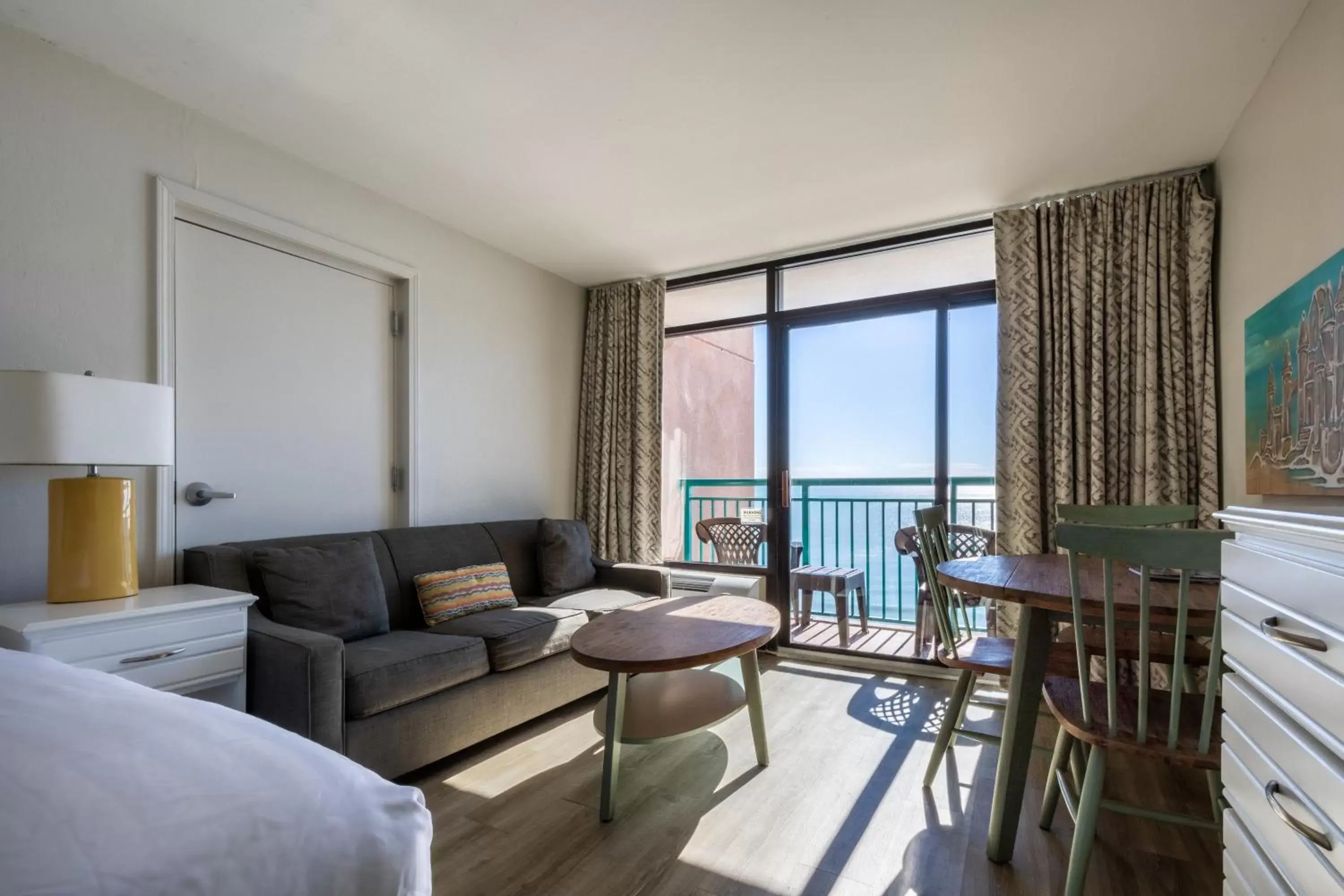 Balcony/Terrace, Seating Area in Sandcastle Oceanfront Resort South Beach