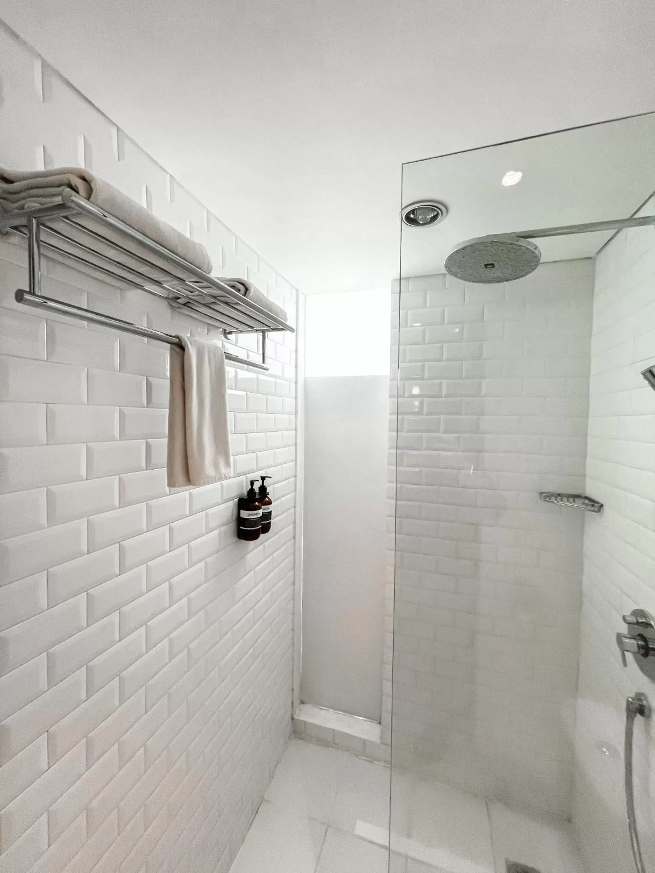 Shower, Bathroom in White Tree Residence