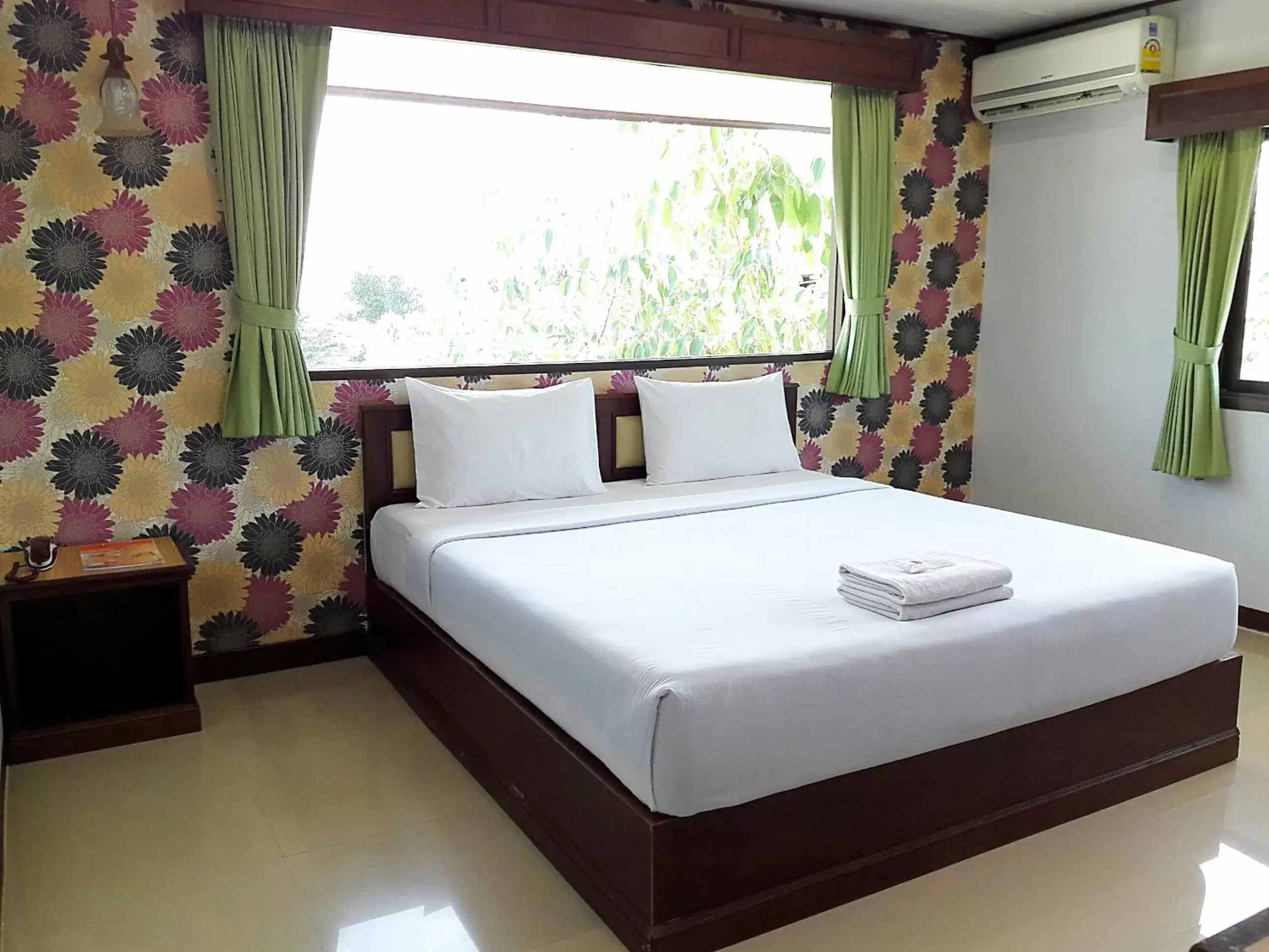 Bedroom, Bed in โรงแรมฟ้าพราวฝน Fah Proud Fon Hotel Bedroom, Bed in โรงแรมฟ้าพราวฝน Fah Proud Fon Hotel