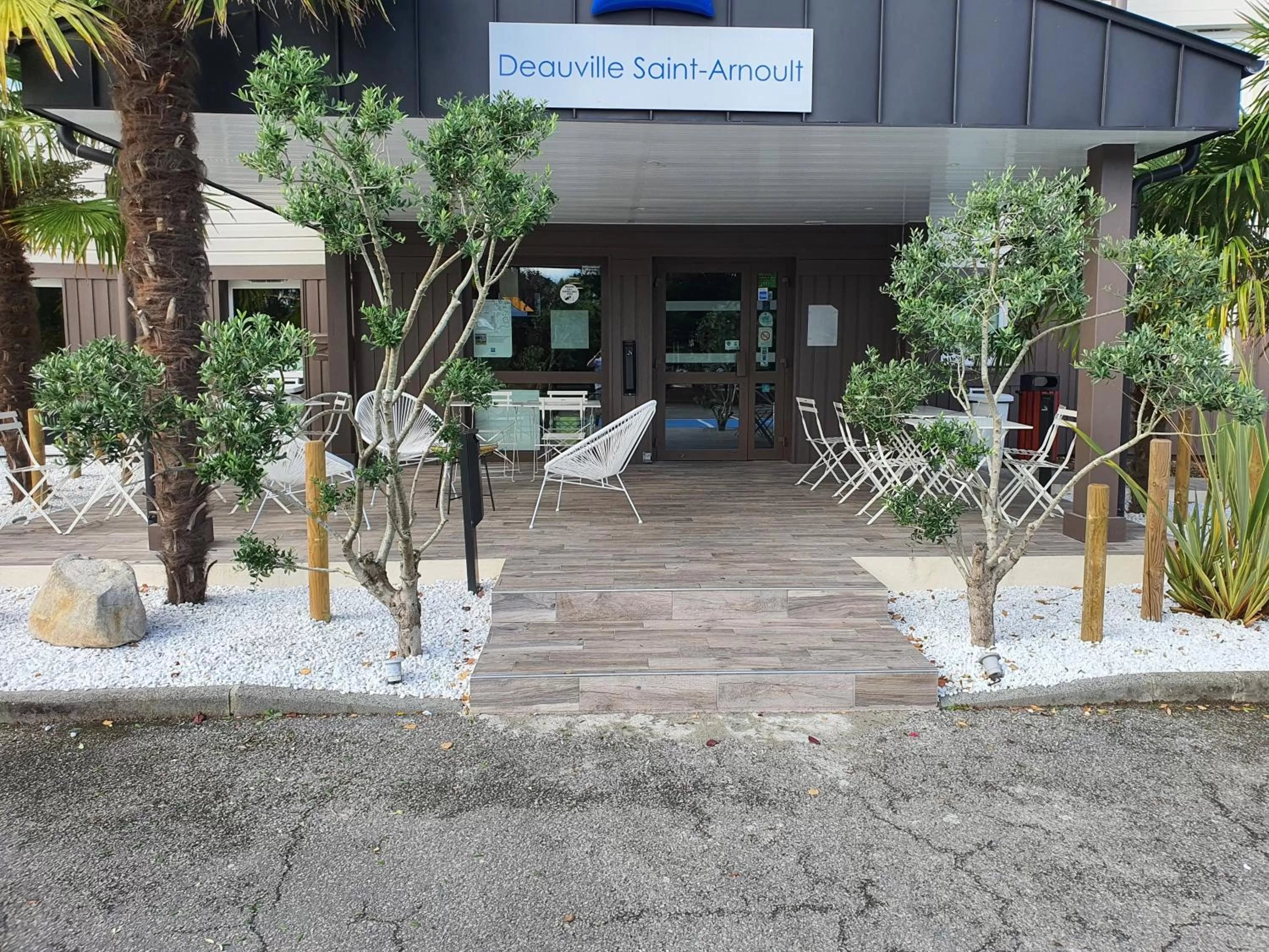 Facade/entrance in Hotel Ibis Budget Deauville